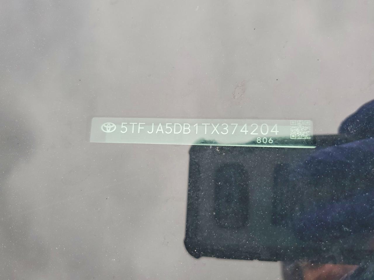 2026 Toyota Tundra Crewmax Limited White vin: 5TFJA5DB1TX374204