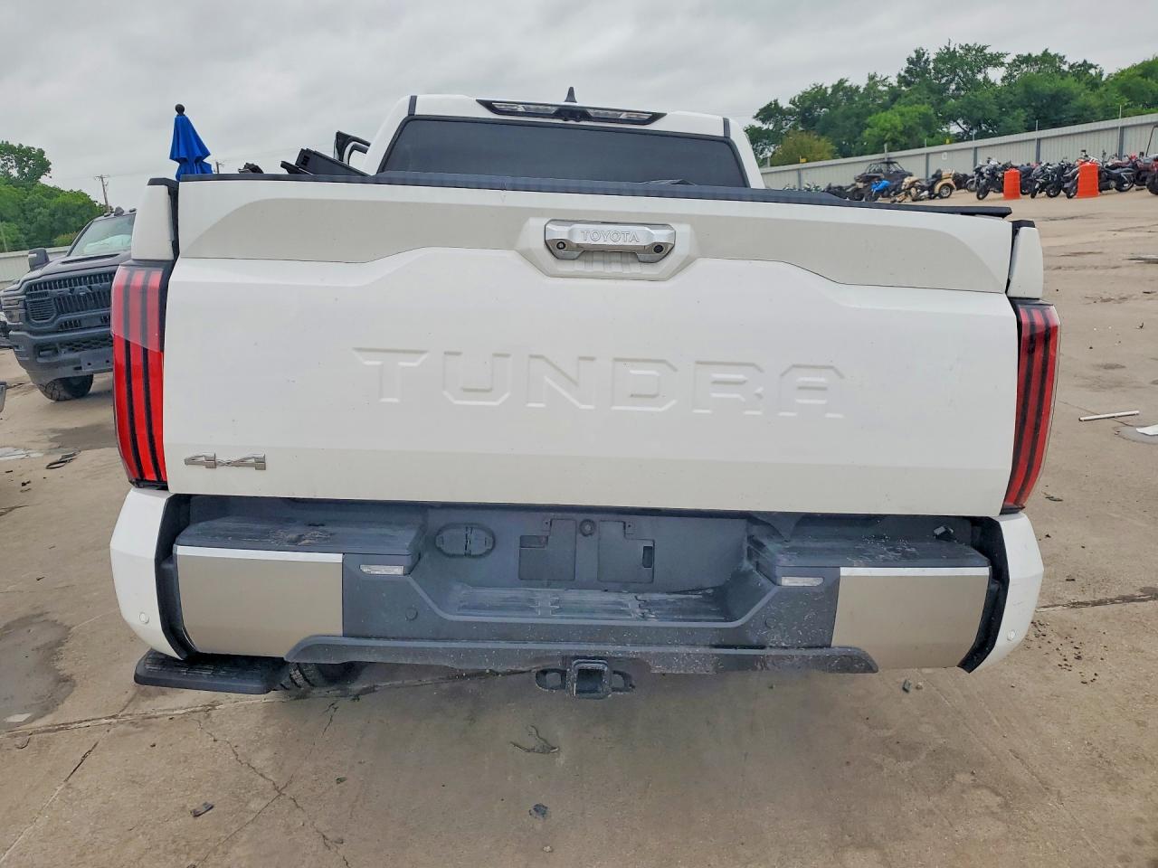 2026 Toyota Tundra Crewmax Limited White vin: 5TFJA5DB1TX374204