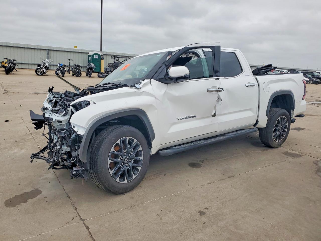 2026 Toyota Tundra Crewmax Limited White vin: 5TFJA5DB1TX374204