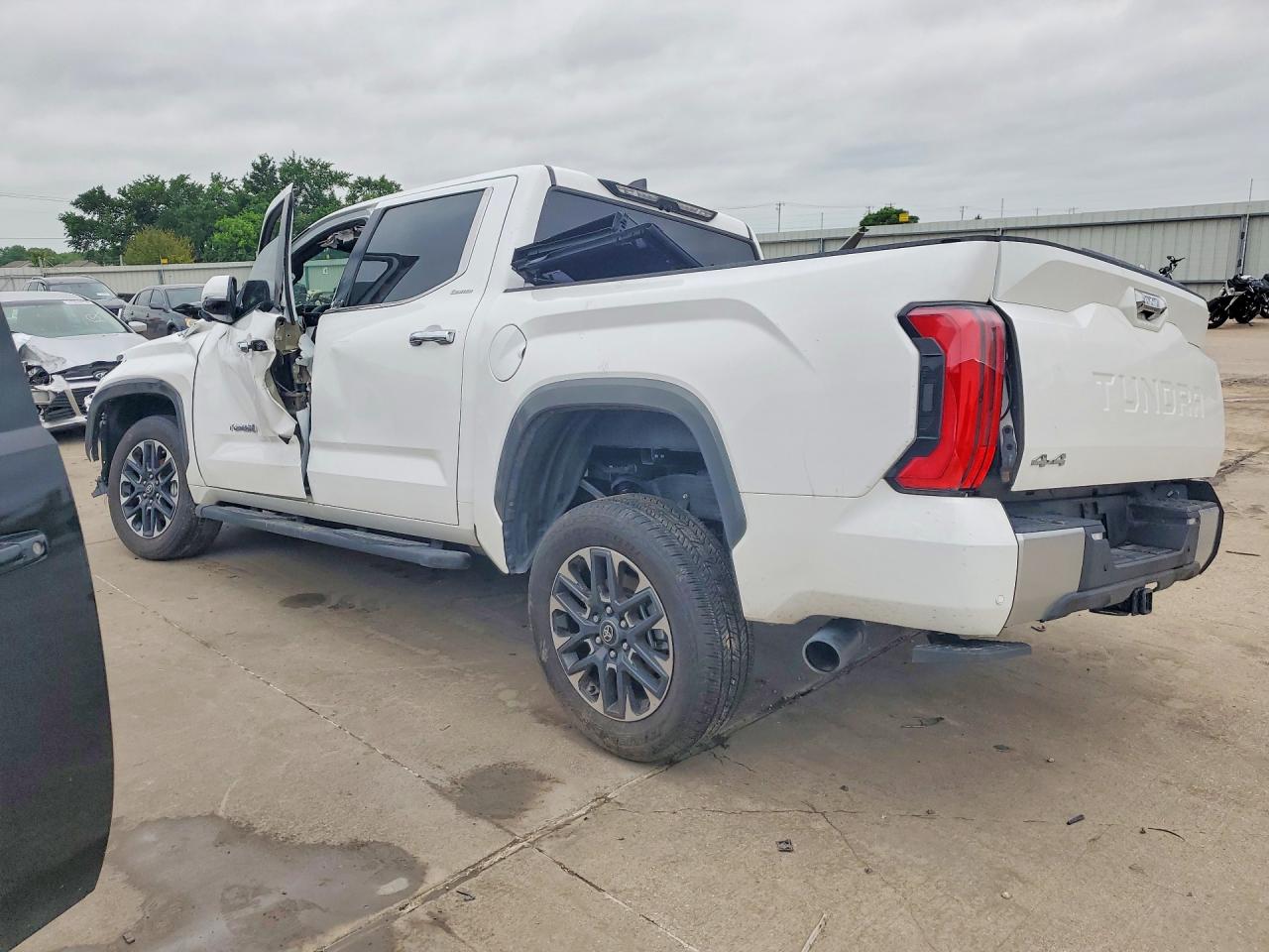 2026 Toyota Tundra Crewmax Limited White vin: 5TFJA5DB1TX374204