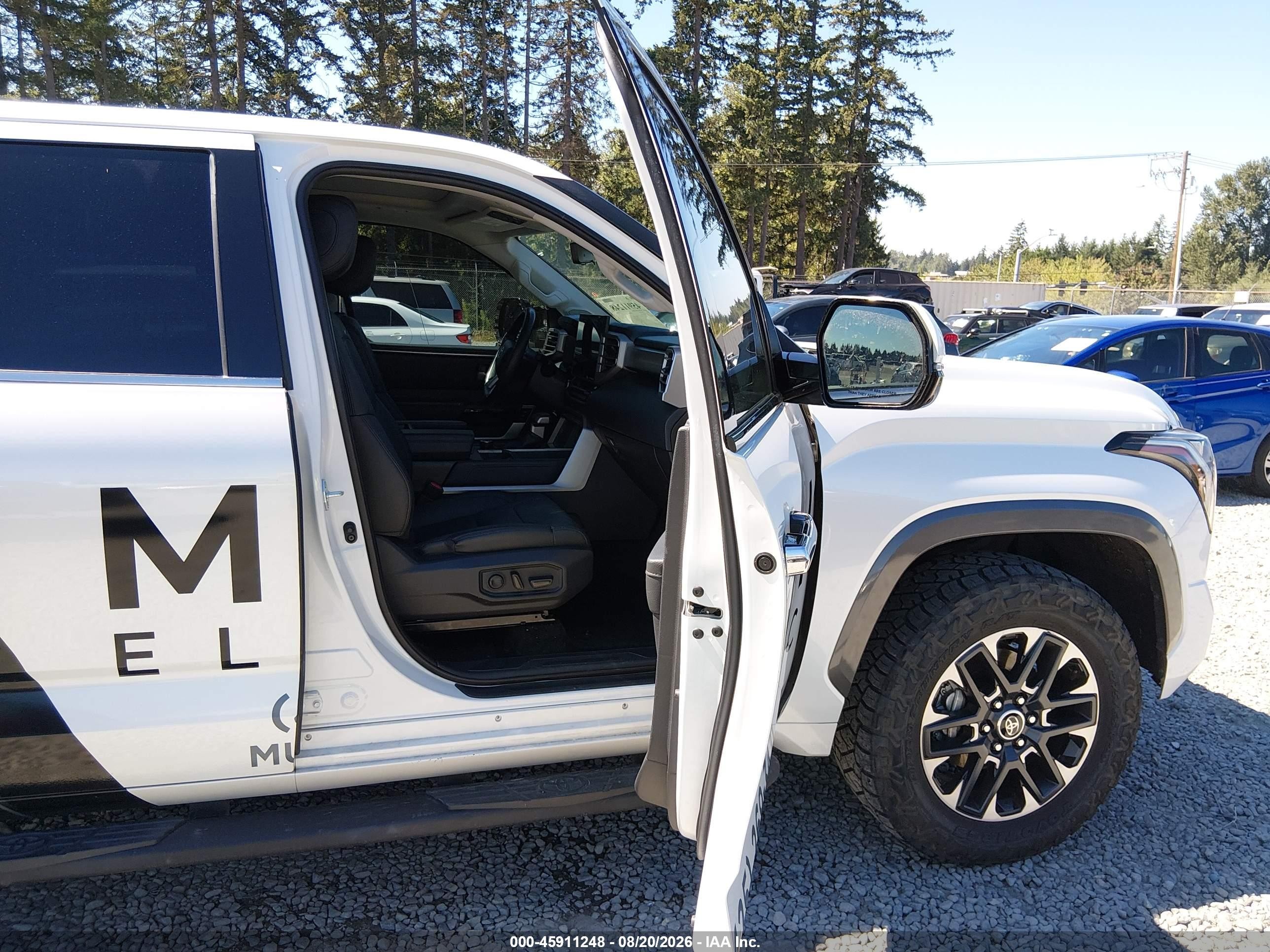 2022 Toyota Tundra Limited White vin: 5TFJA5DB7NX026734