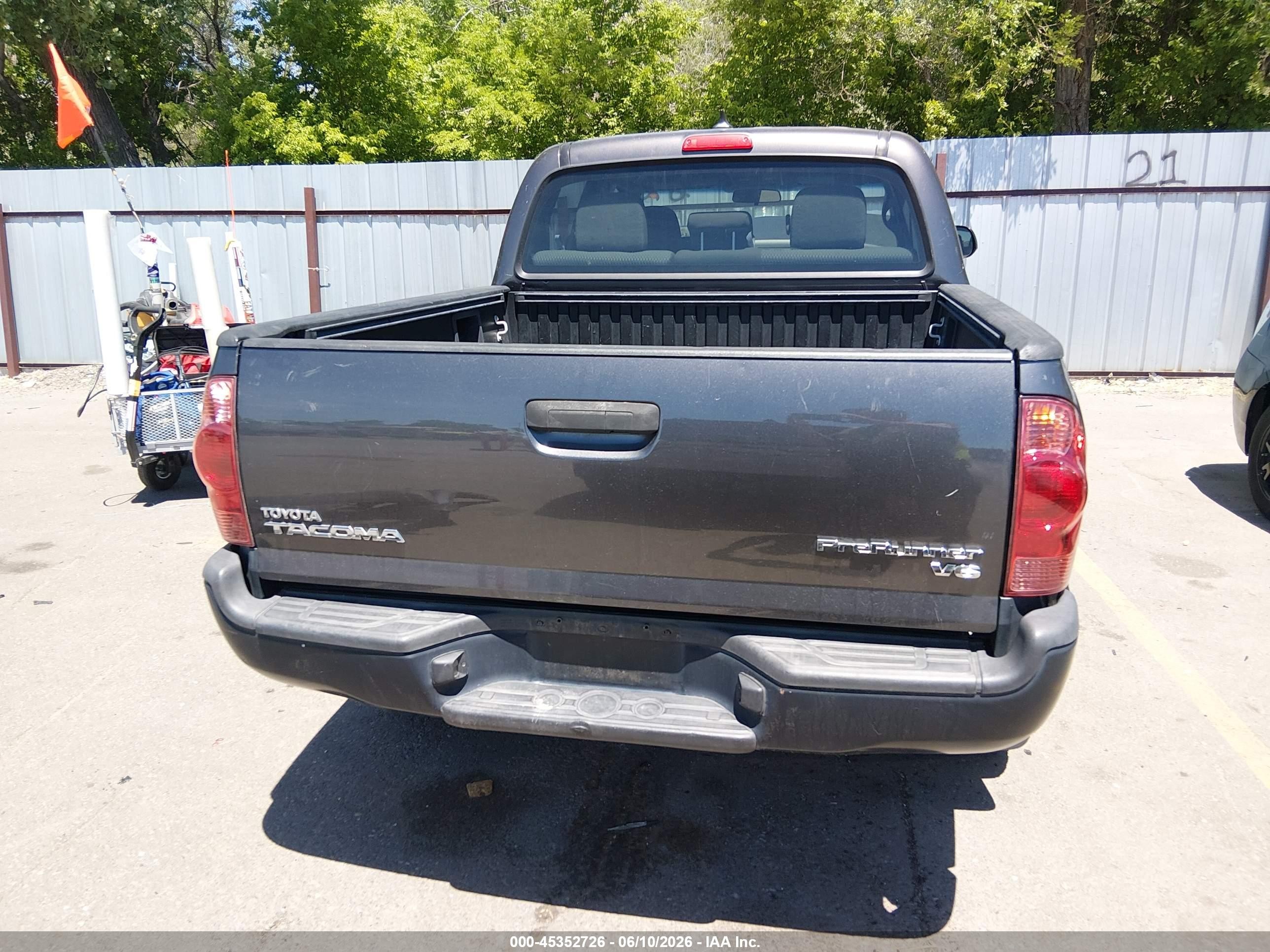 2012 Toyota Tacoma Prerunner V6 Серый vin: 5TFJU4GN0CX017927