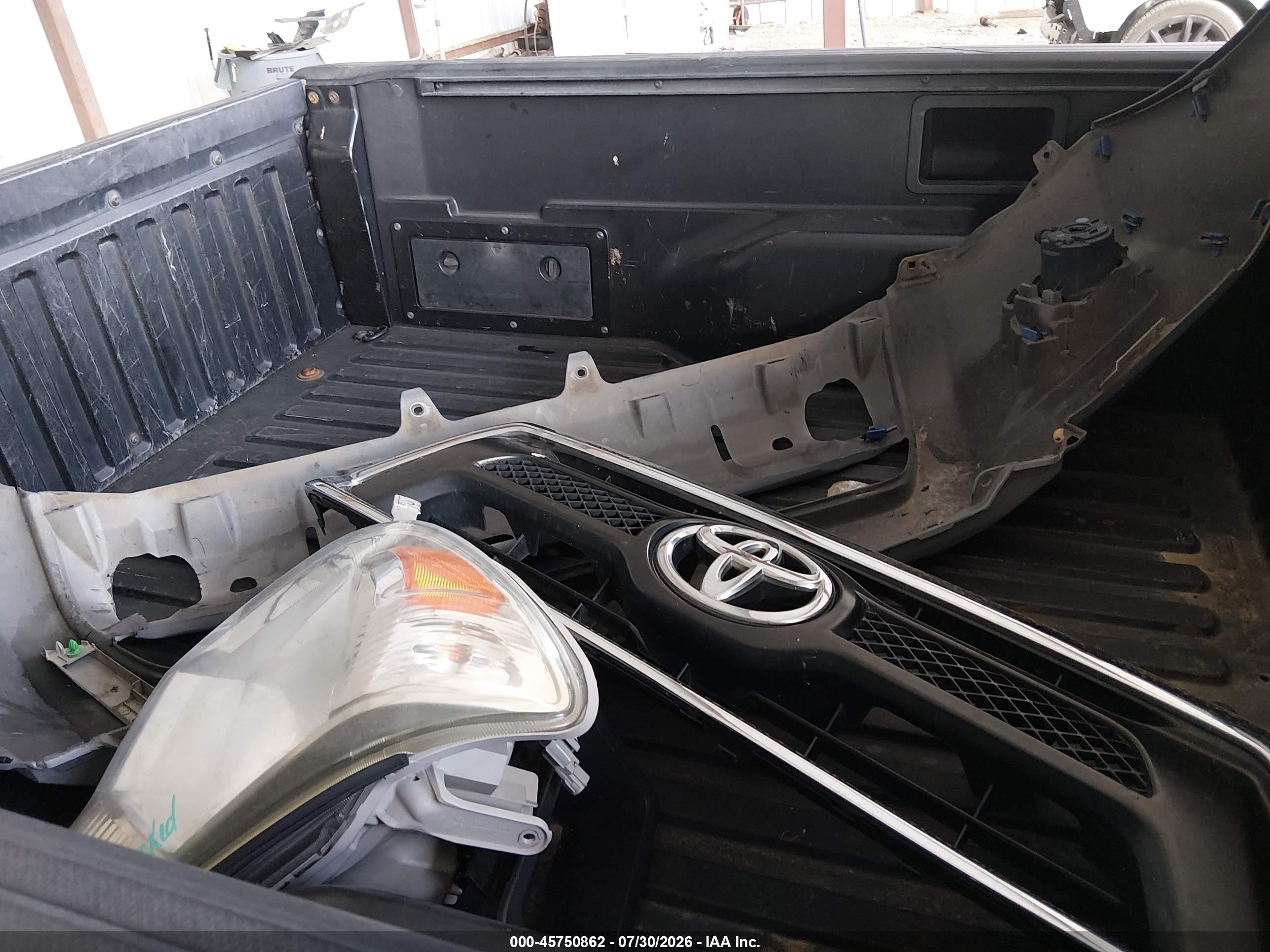 2012 Toyota Tacoma Prerunner V6 Silver vin: 5TFJU4GN0CX020519