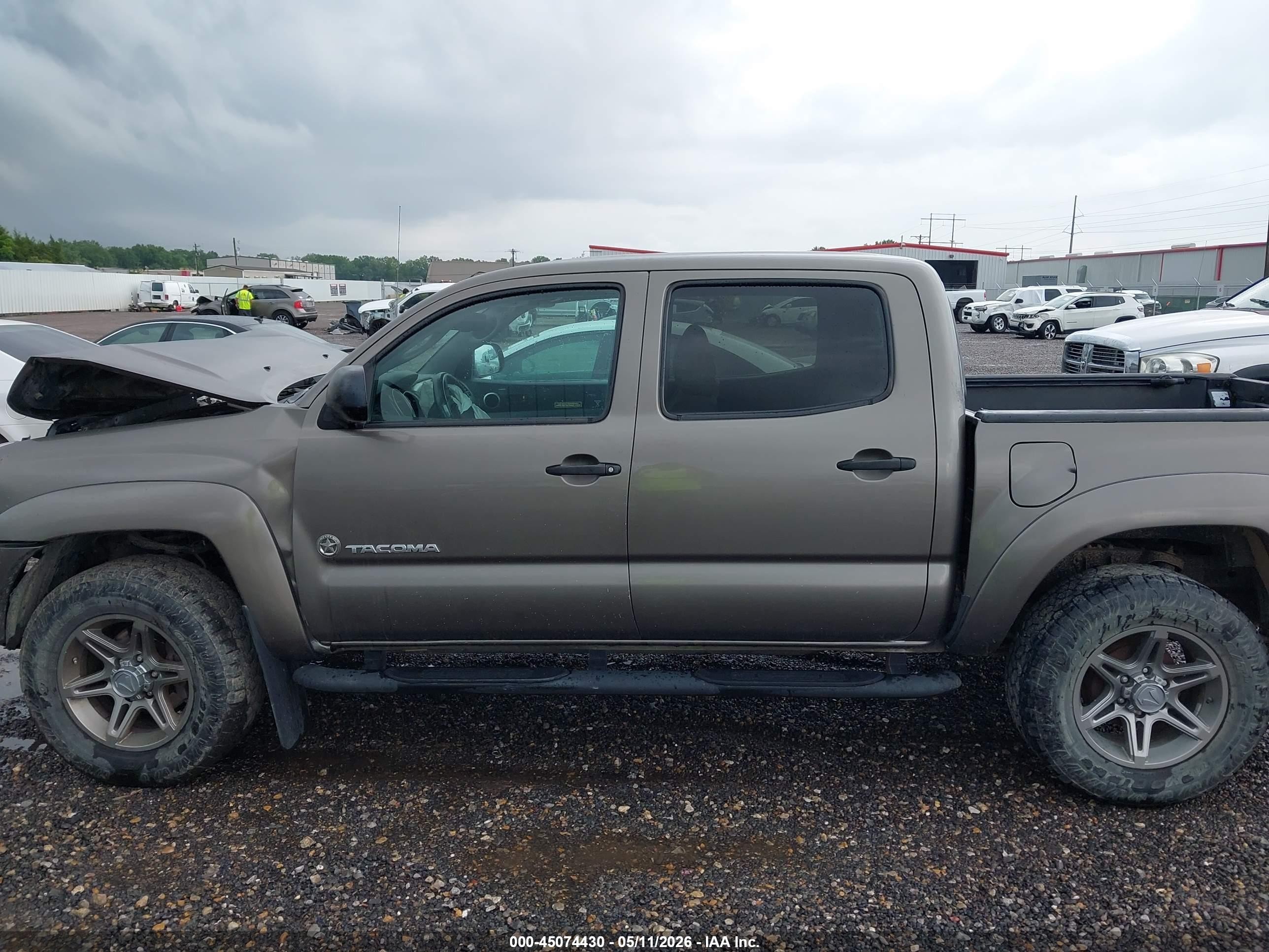 2013 Toyota Tacoma Prerunner V6 Brown vin: 5TFJU4GN0DX030288
