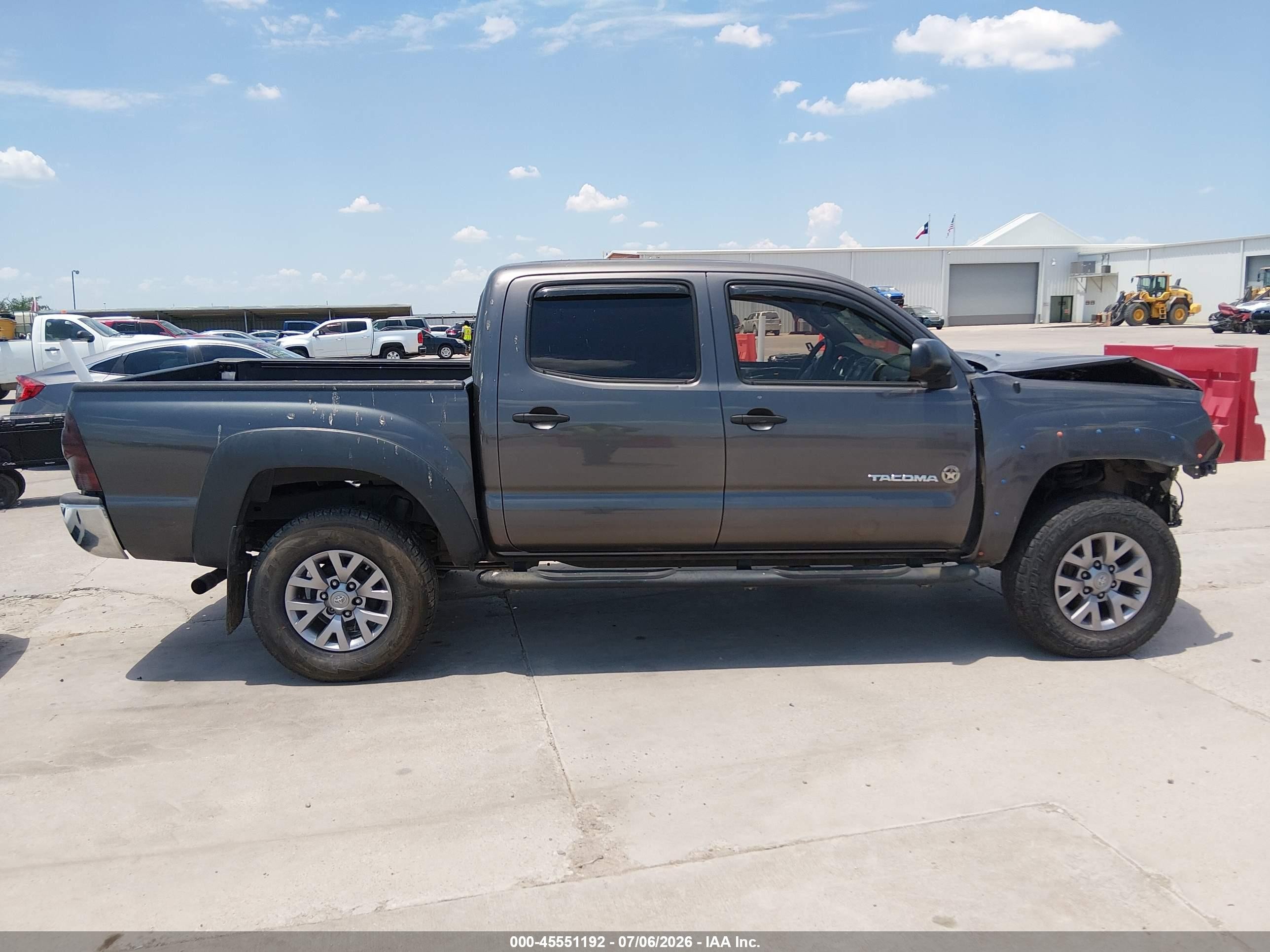 2013 Toyota Tacoma Prerunner V6 Gray vin: 5TFJU4GN0DX032820