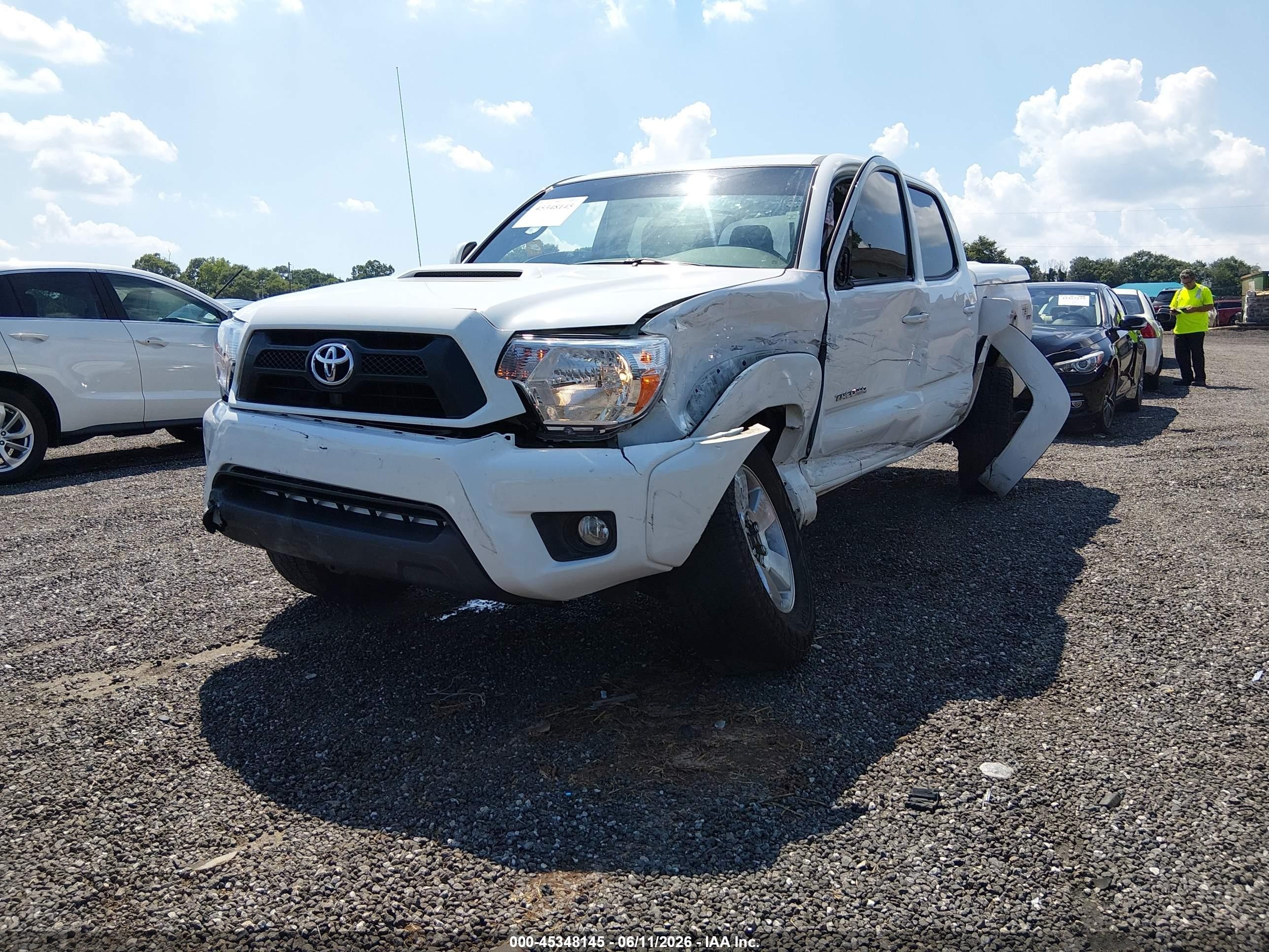 2013 Toyota Tacoma Prerunner V6 White vin: 5TFJU4GN1DX030073