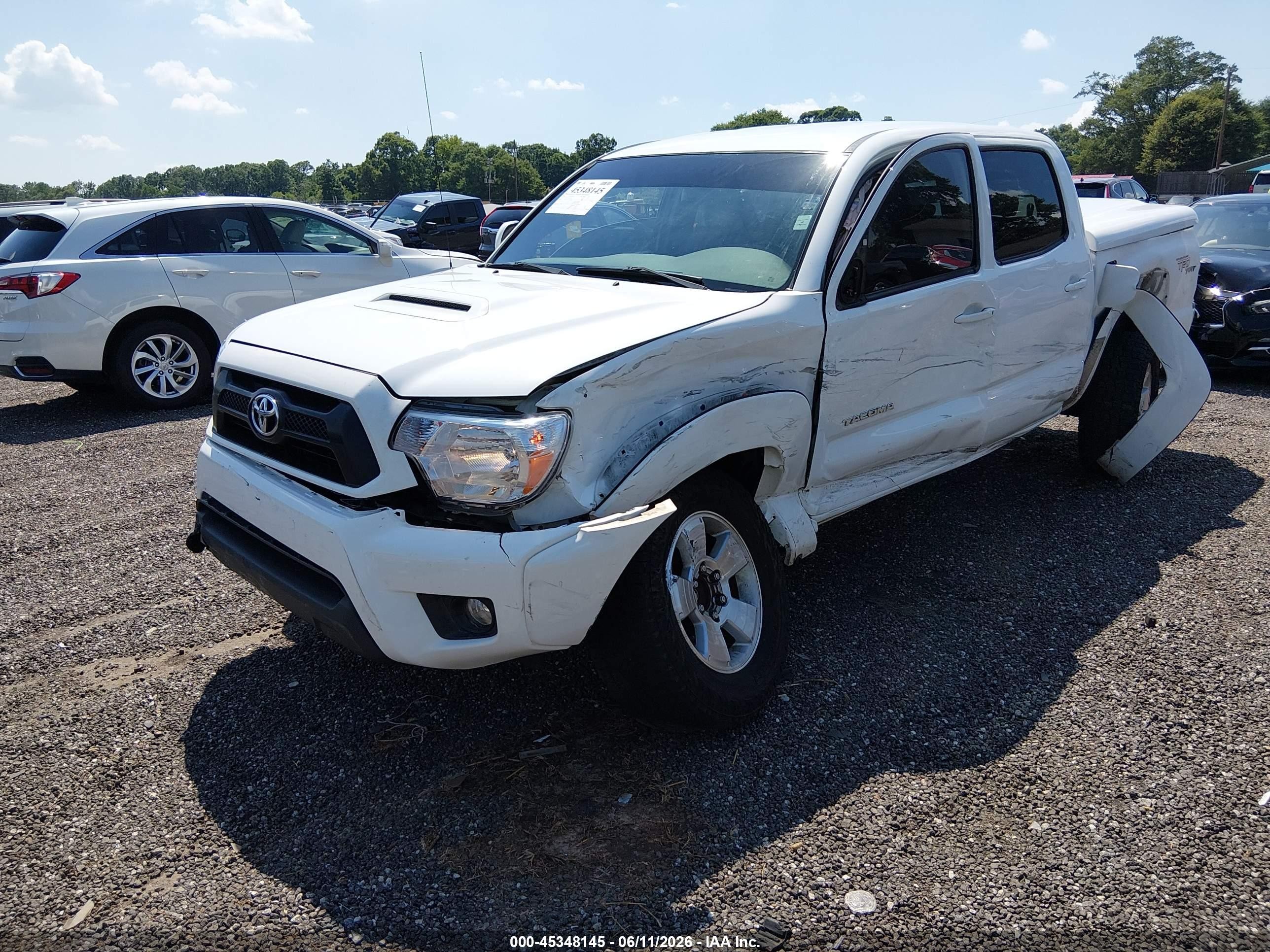 2013 Toyota Tacoma Prerunner V6 White vin: 5TFJU4GN1DX030073