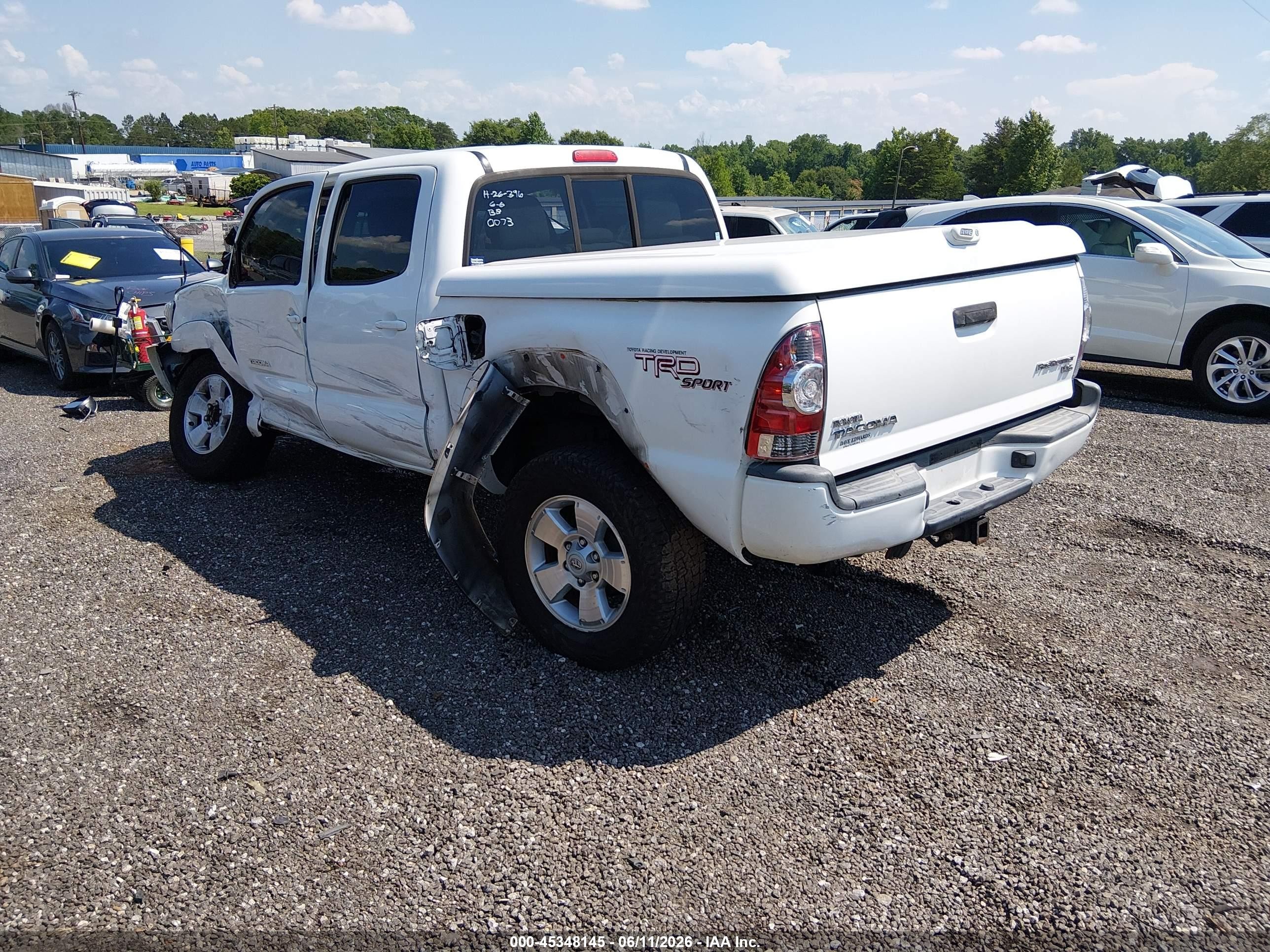 2013 Toyota Tacoma Prerunner V6 White vin: 5TFJU4GN1DX030073