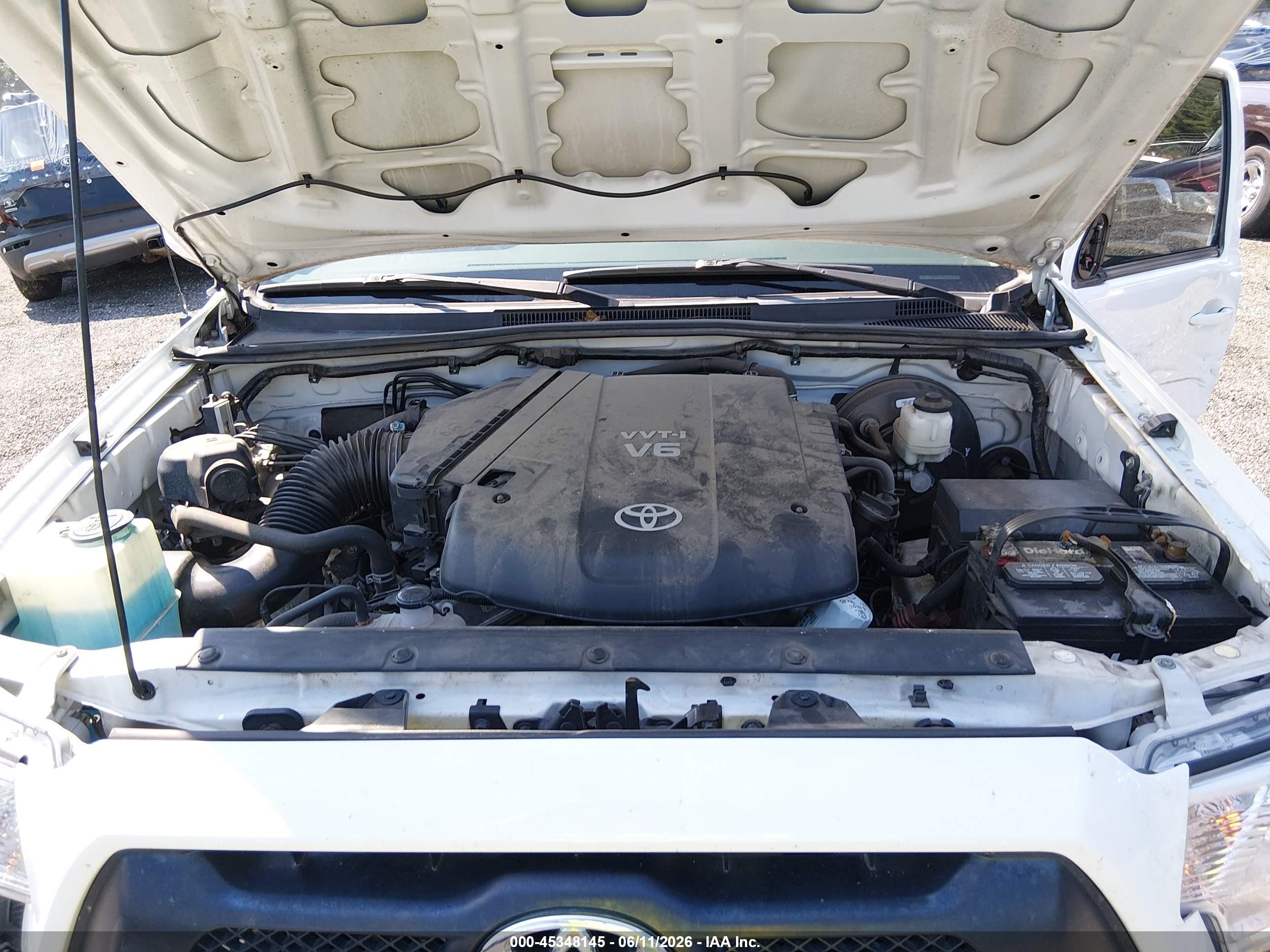 2013 Toyota Tacoma Prerunner V6 White vin: 5TFJU4GN1DX030073