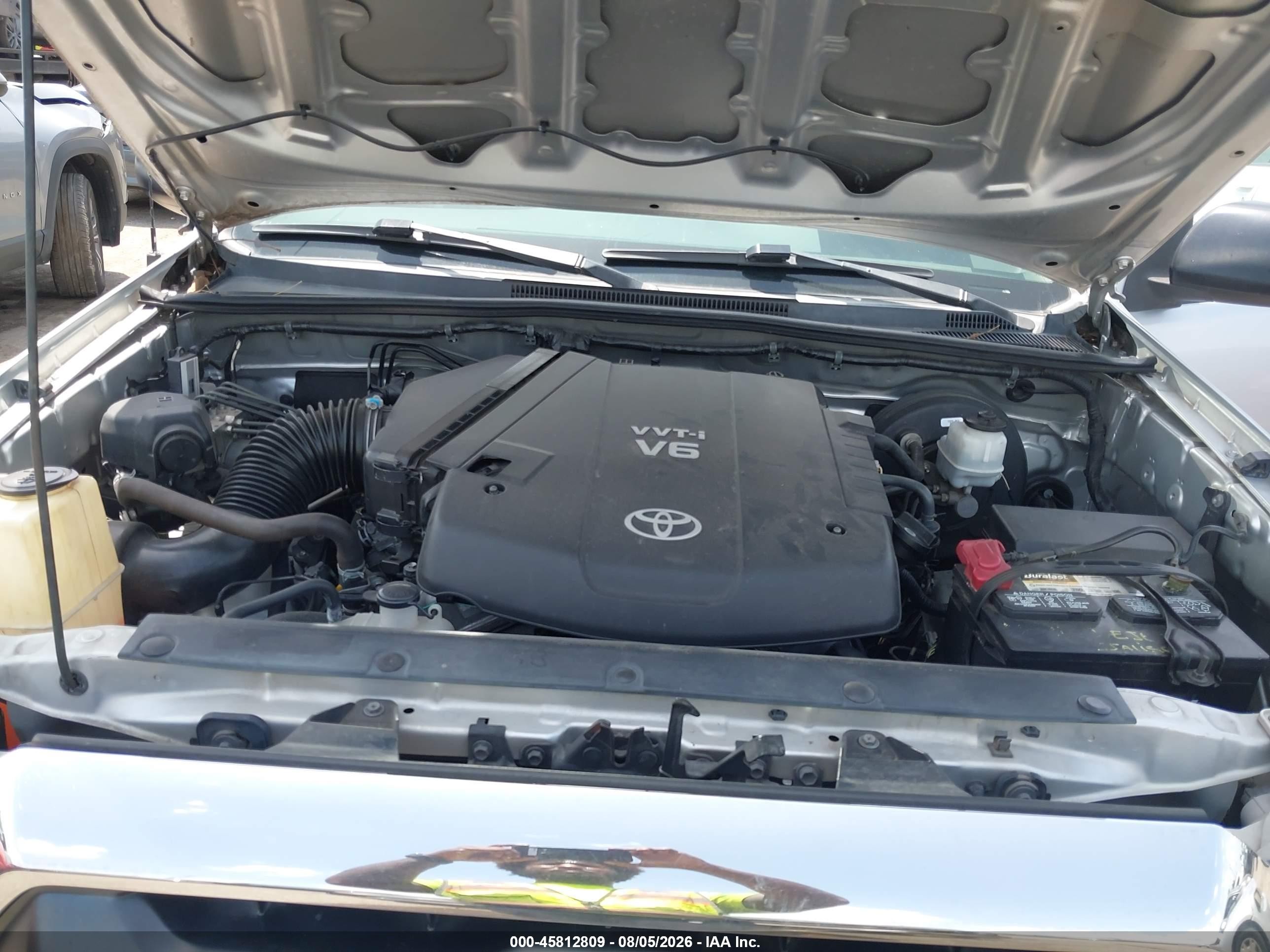 2013 Toyota Tacoma Prerunner V6 Серебряный vin: 5TFJU4GN1DX030333