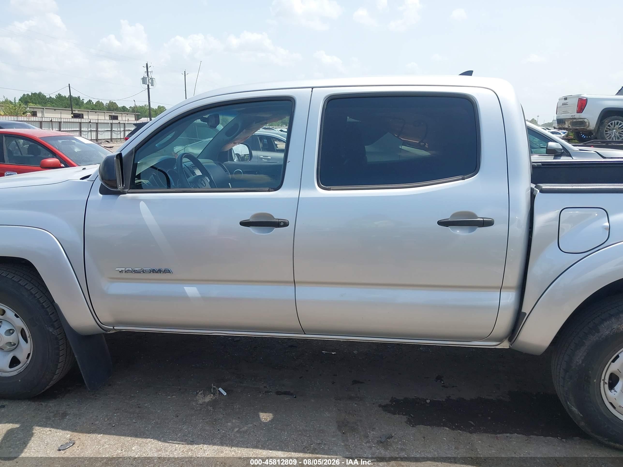 2013 Toyota Tacoma Prerunner V6 Серебряный vin: 5TFJU4GN1DX030333