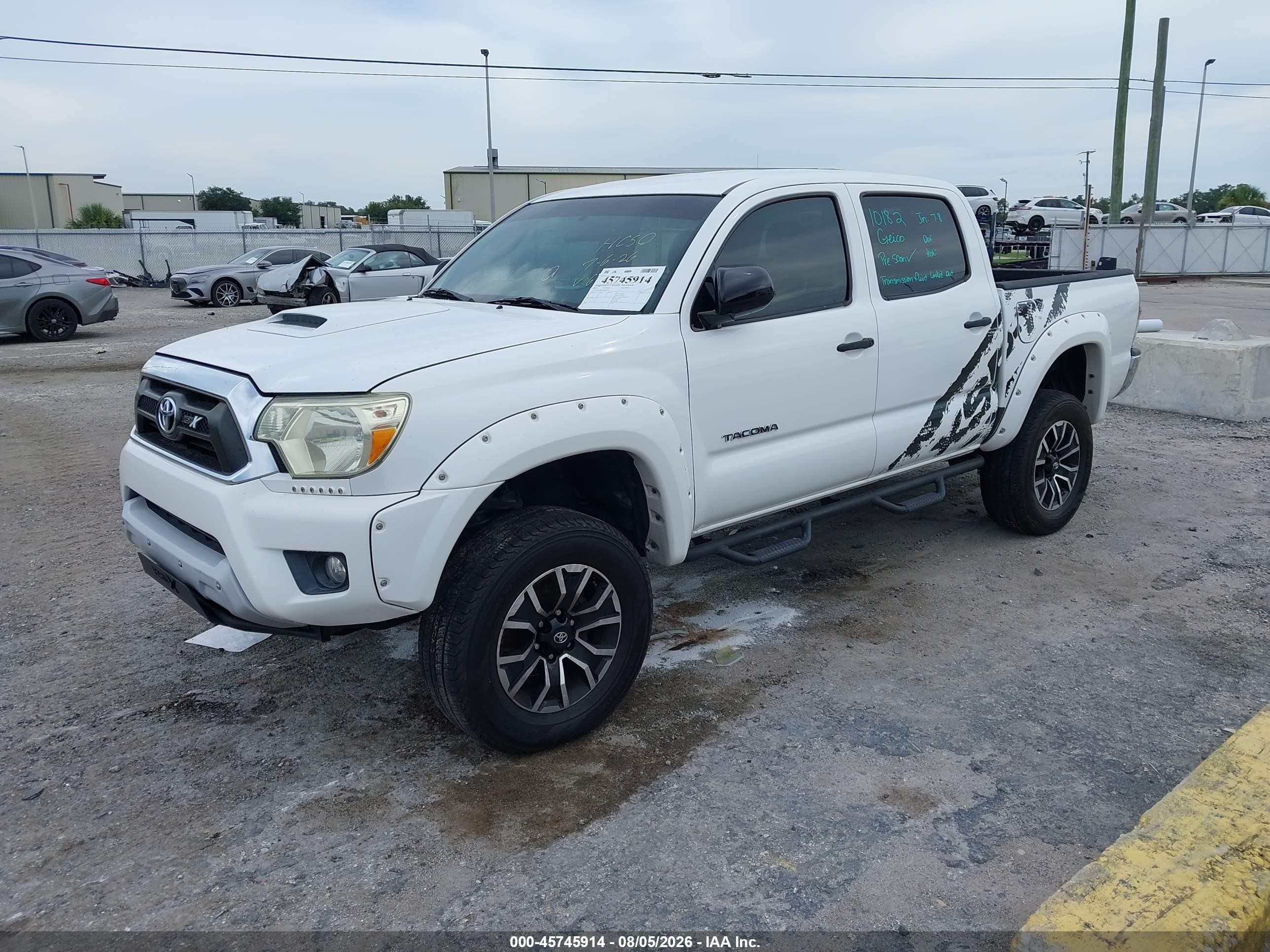 2013 Toyota Tacoma Prerunner V6 White vin: 5TFJU4GN1DX036326