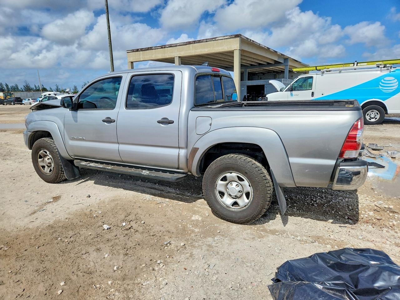 2014 Toyota Tacoma Double Cab Prerunner Silver vin: 5TFJU4GN1EX057694