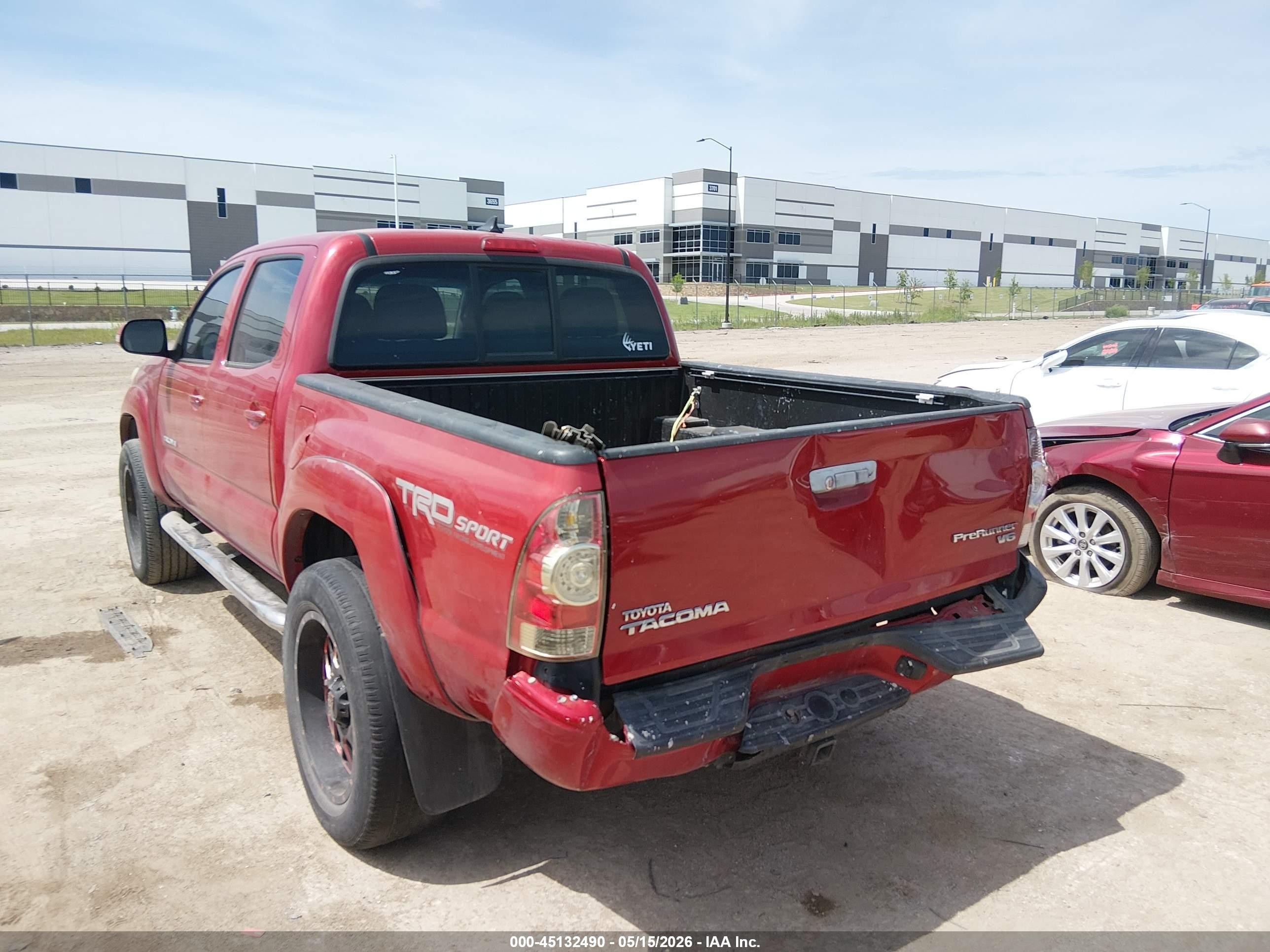 2015 Toyota Tacoma Prerunner V6 Red vin: 5TFJU4GN1FX070348