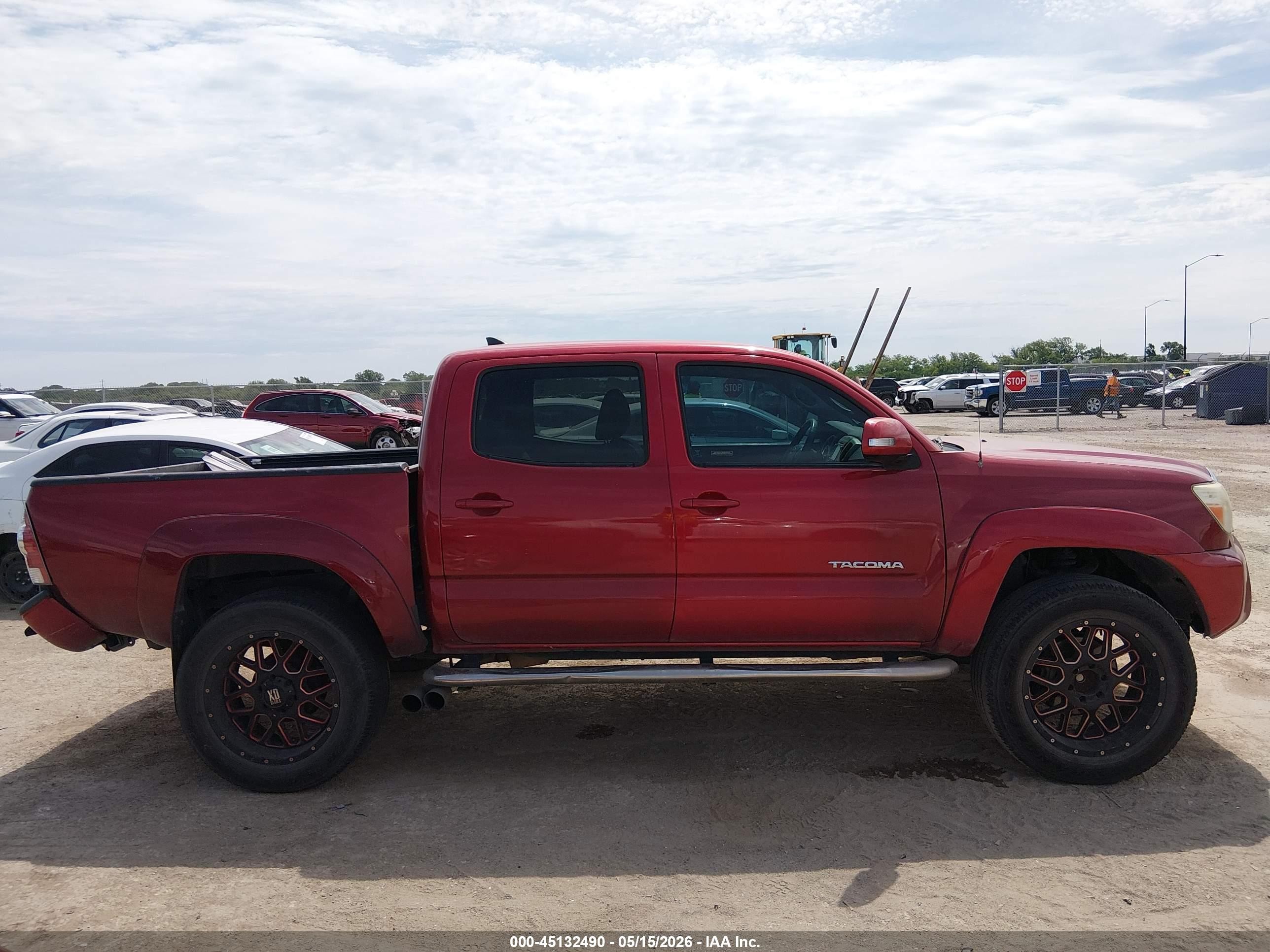 2015 Toyota Tacoma Prerunner V6 Red vin: 5TFJU4GN1FX070348