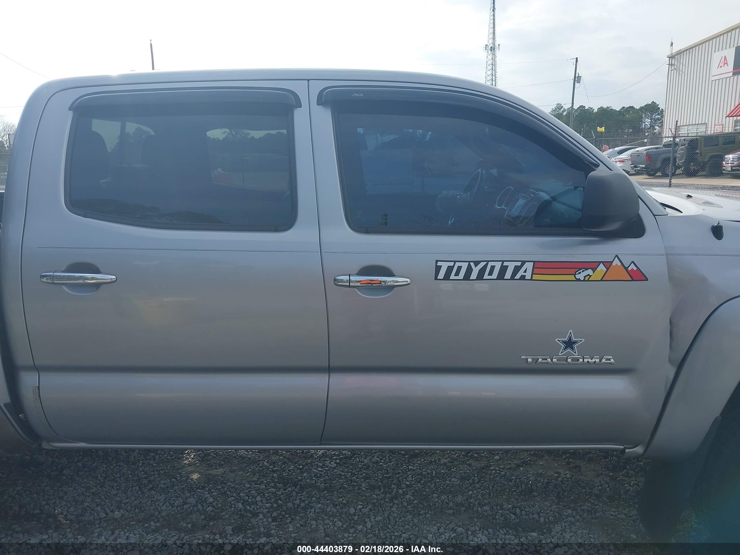 2015 Toyota Tacoma Prerunner V6 Silver vin: 5TFJU4GN2FX073386