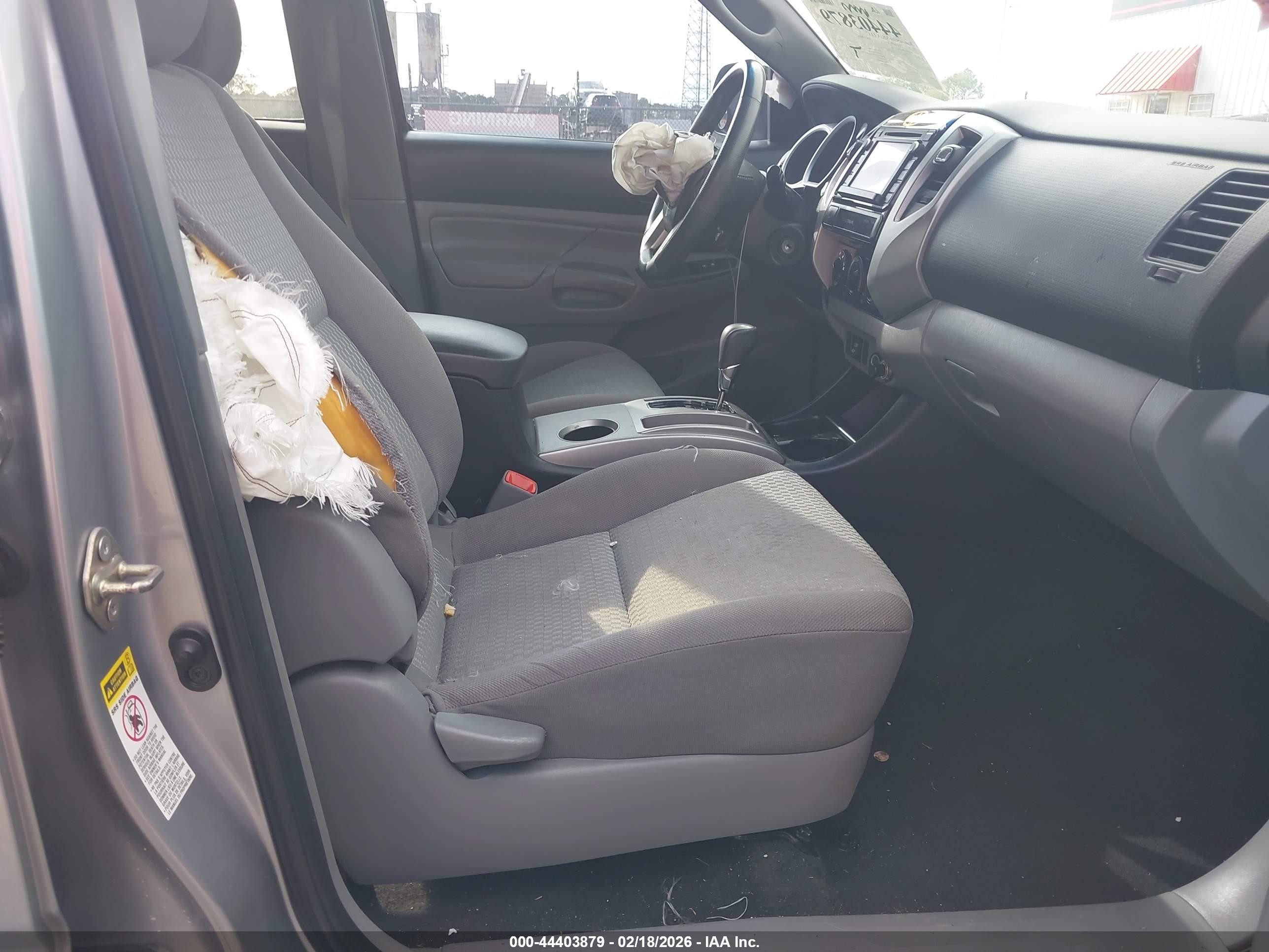 2015 Toyota Tacoma Prerunner V6 Silver vin: 5TFJU4GN2FX073386