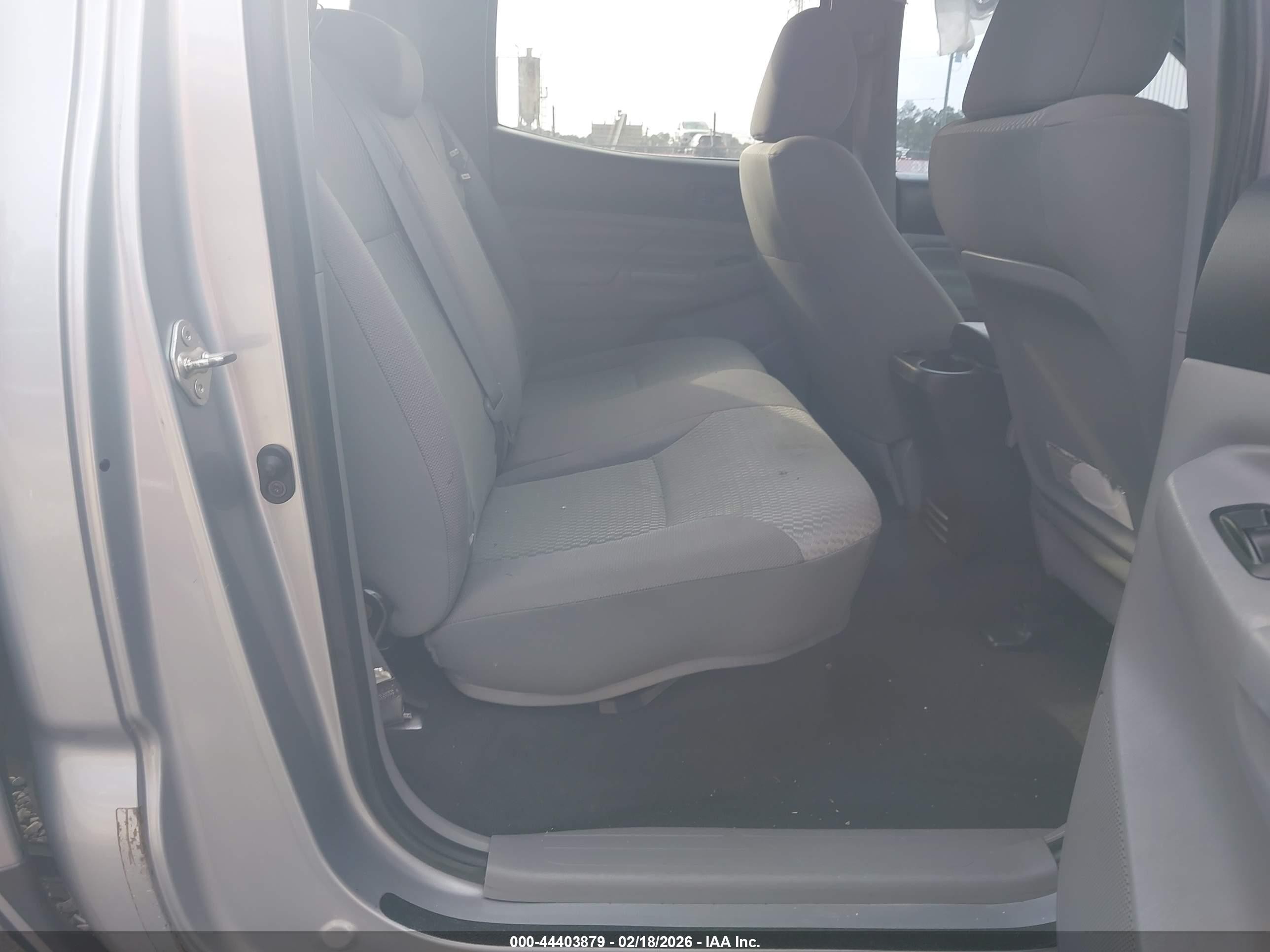 2015 Toyota Tacoma Prerunner V6 Silver vin: 5TFJU4GN2FX073386
