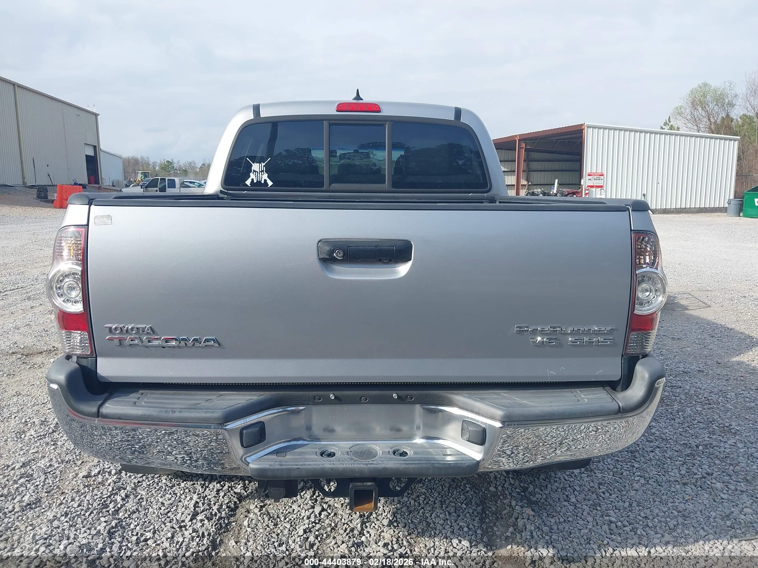 2015 Toyota Tacoma Prerunner V6 Silver vin: 5TFJU4GN2FX073386
