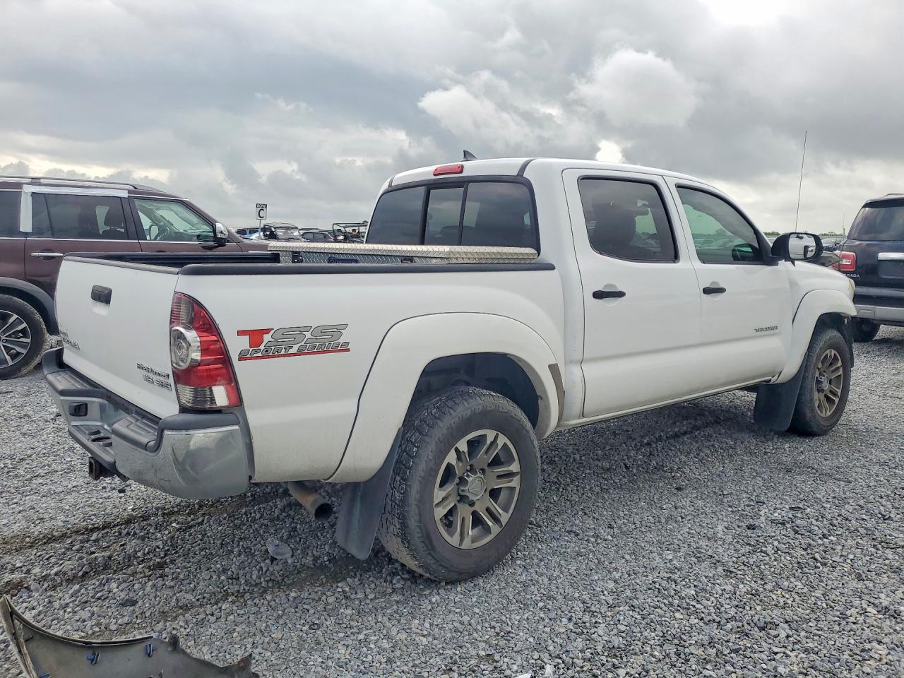 2015 Toyota Tacoma Double Cab Prerunner White vin: 5TFJU4GN2FX087935