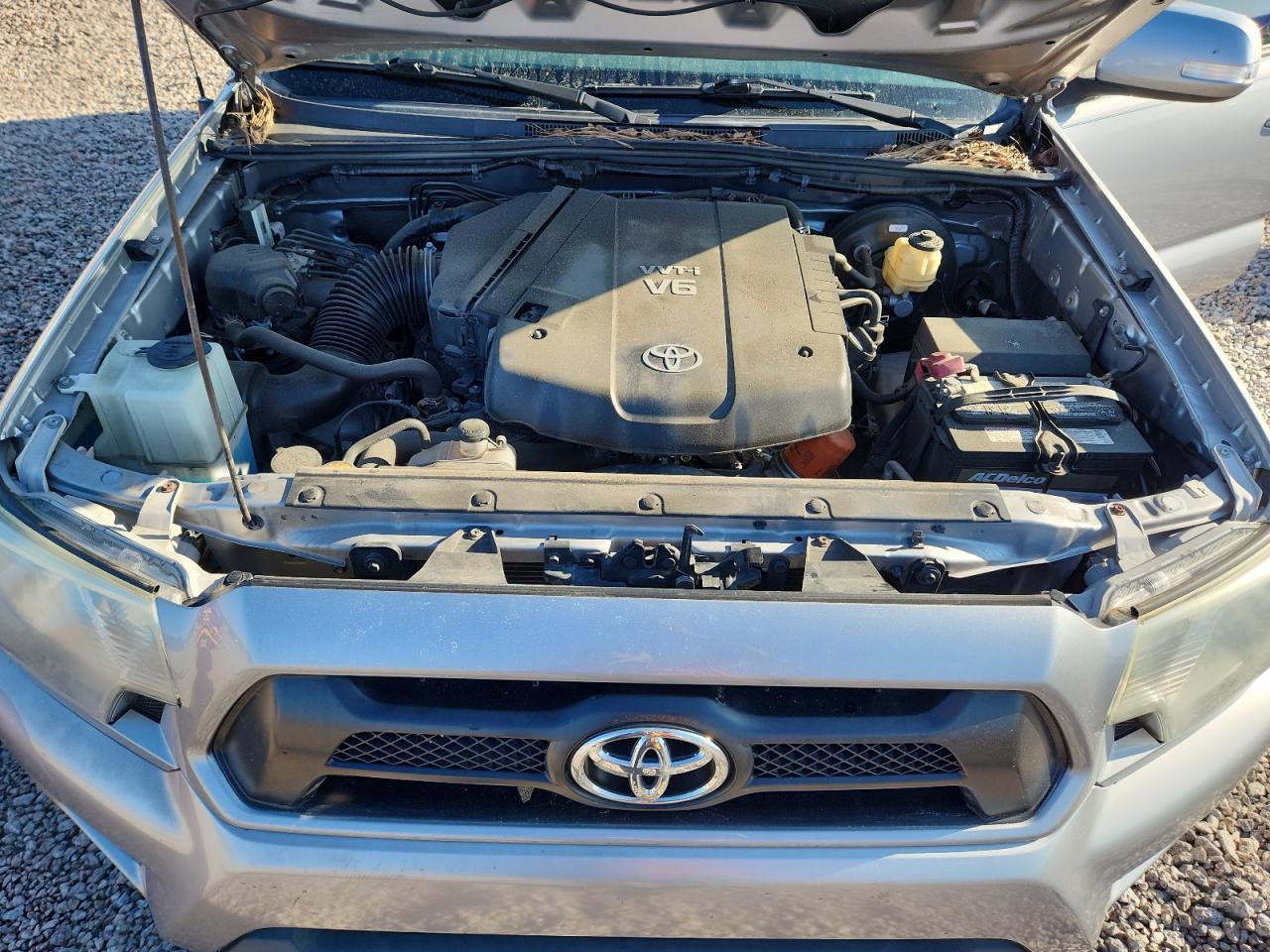 2014 Toyota Tacoma Prerunner V6 Silver vin: 5TFJU4GN3EX058345