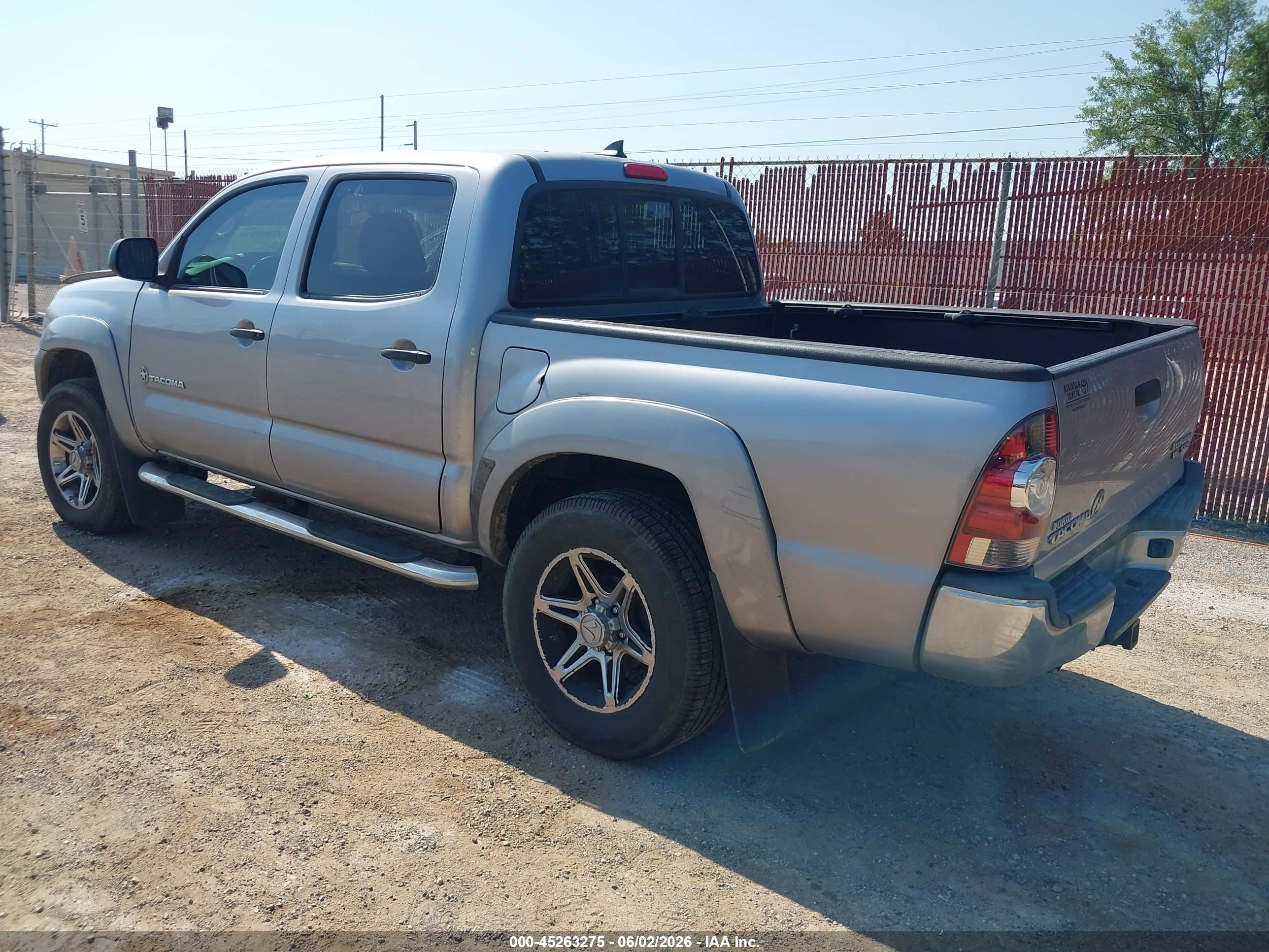 2014 Toyota Tacoma Prerunner V6 Silver vin: 5TFJU4GN4EX059665