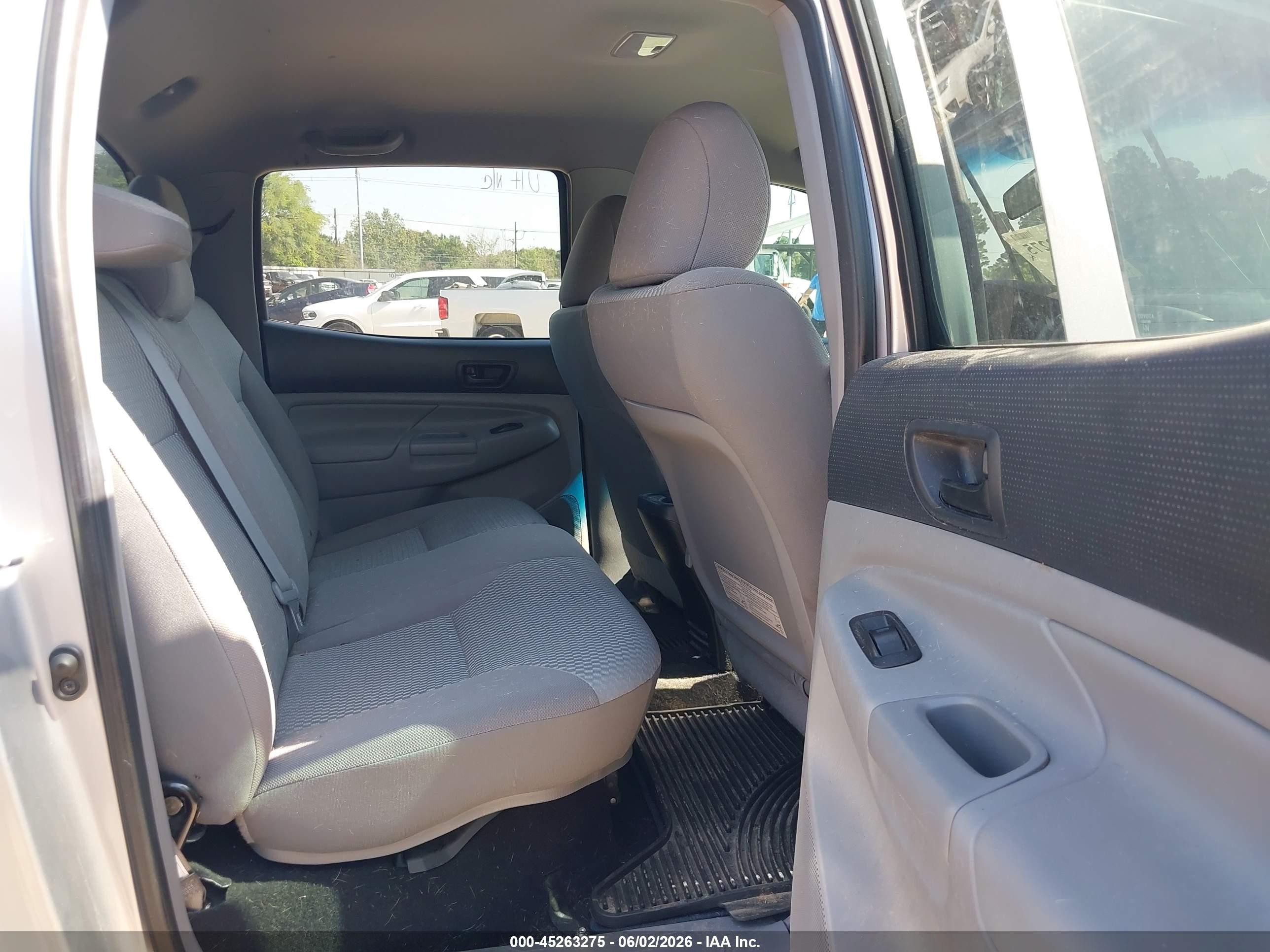 2014 Toyota Tacoma Prerunner V6 Silver vin: 5TFJU4GN4EX059665