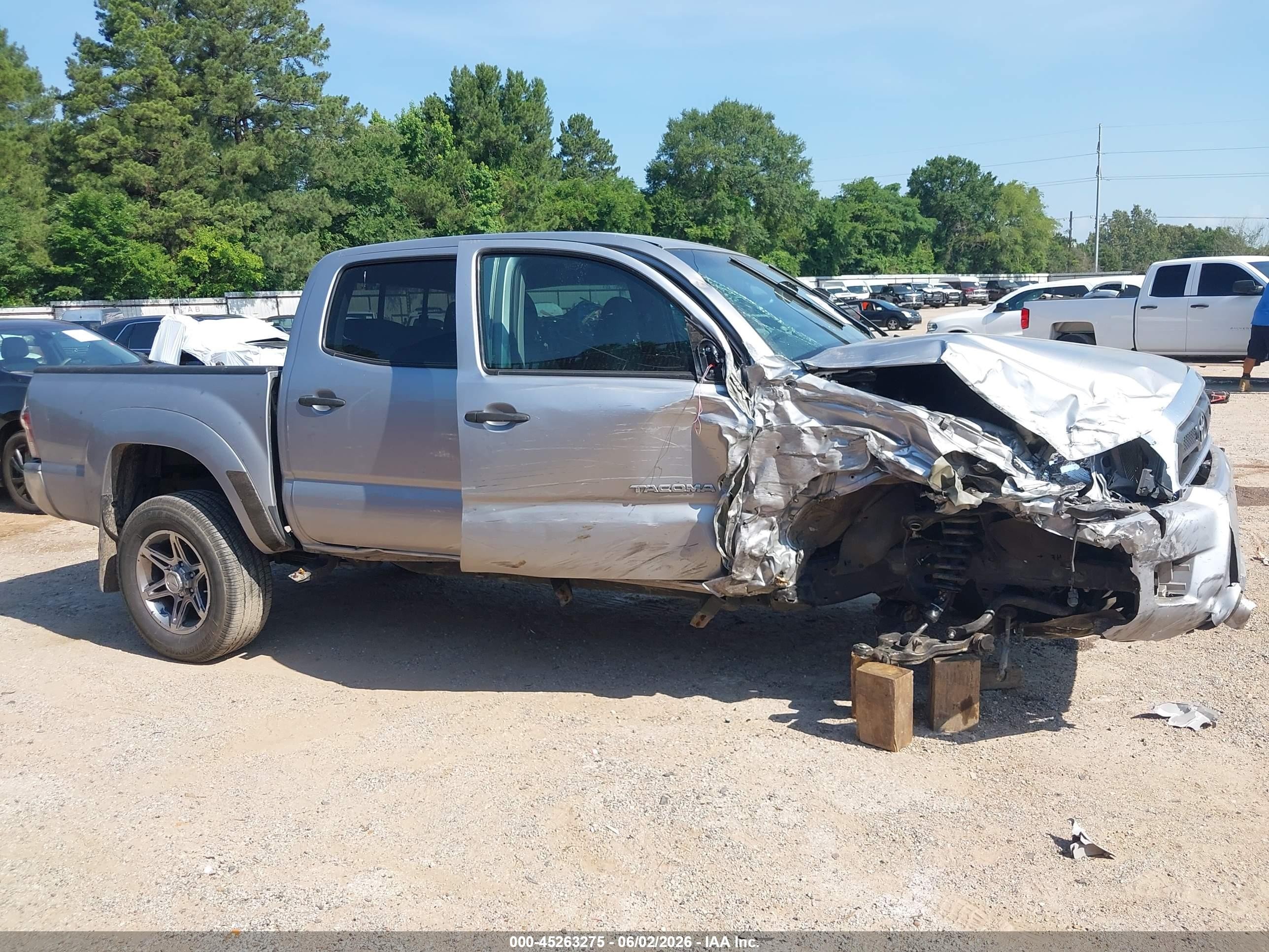 2014 Toyota Tacoma Prerunner V6 Silver vin: 5TFJU4GN4EX059665