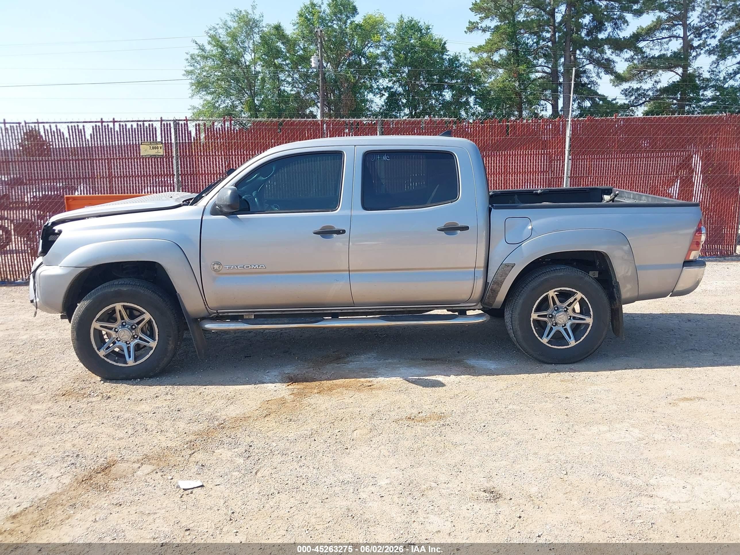 2014 Toyota Tacoma Prerunner V6 Silver vin: 5TFJU4GN4EX059665