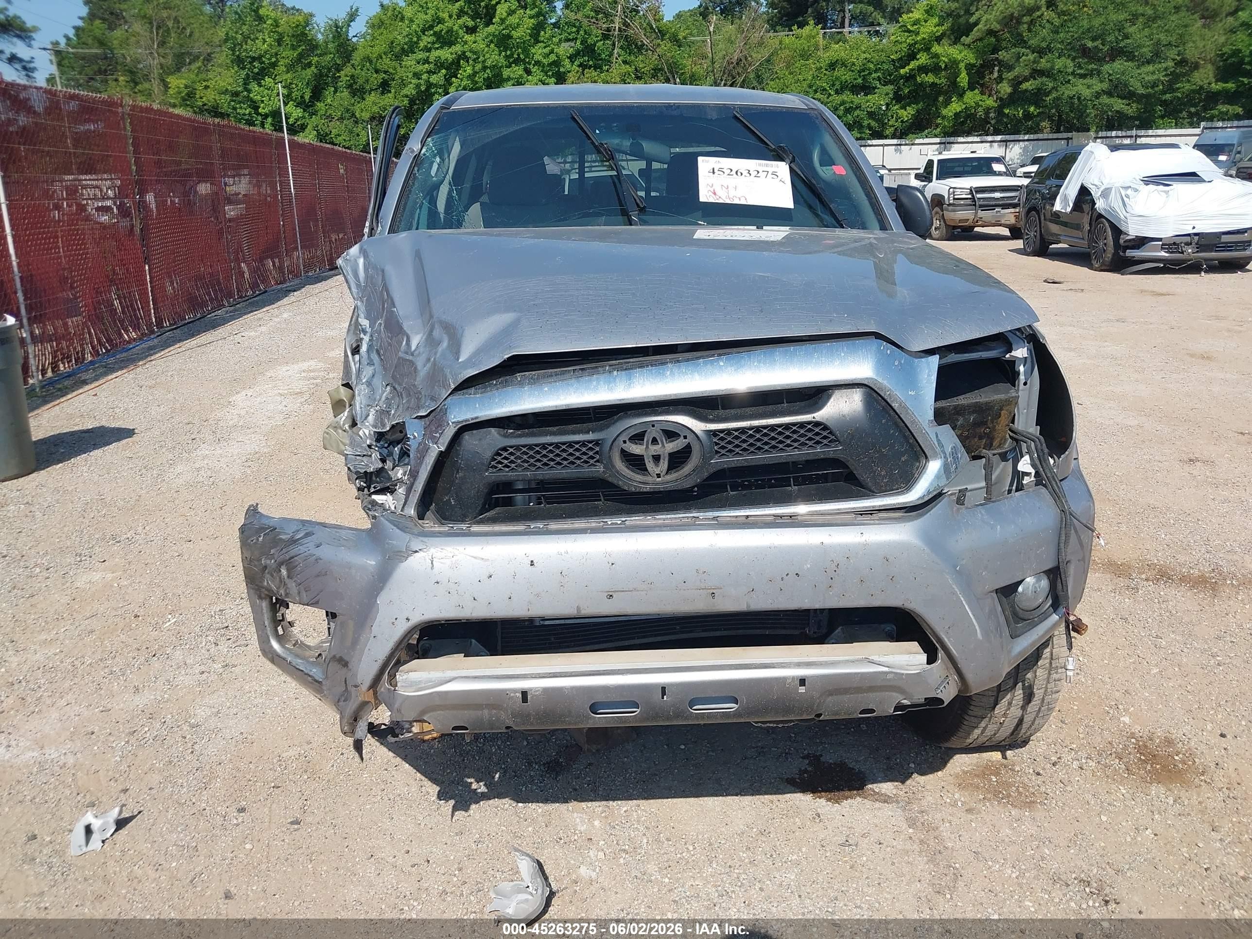 2014 Toyota Tacoma Prerunner V6 Silver vin: 5TFJU4GN4EX059665