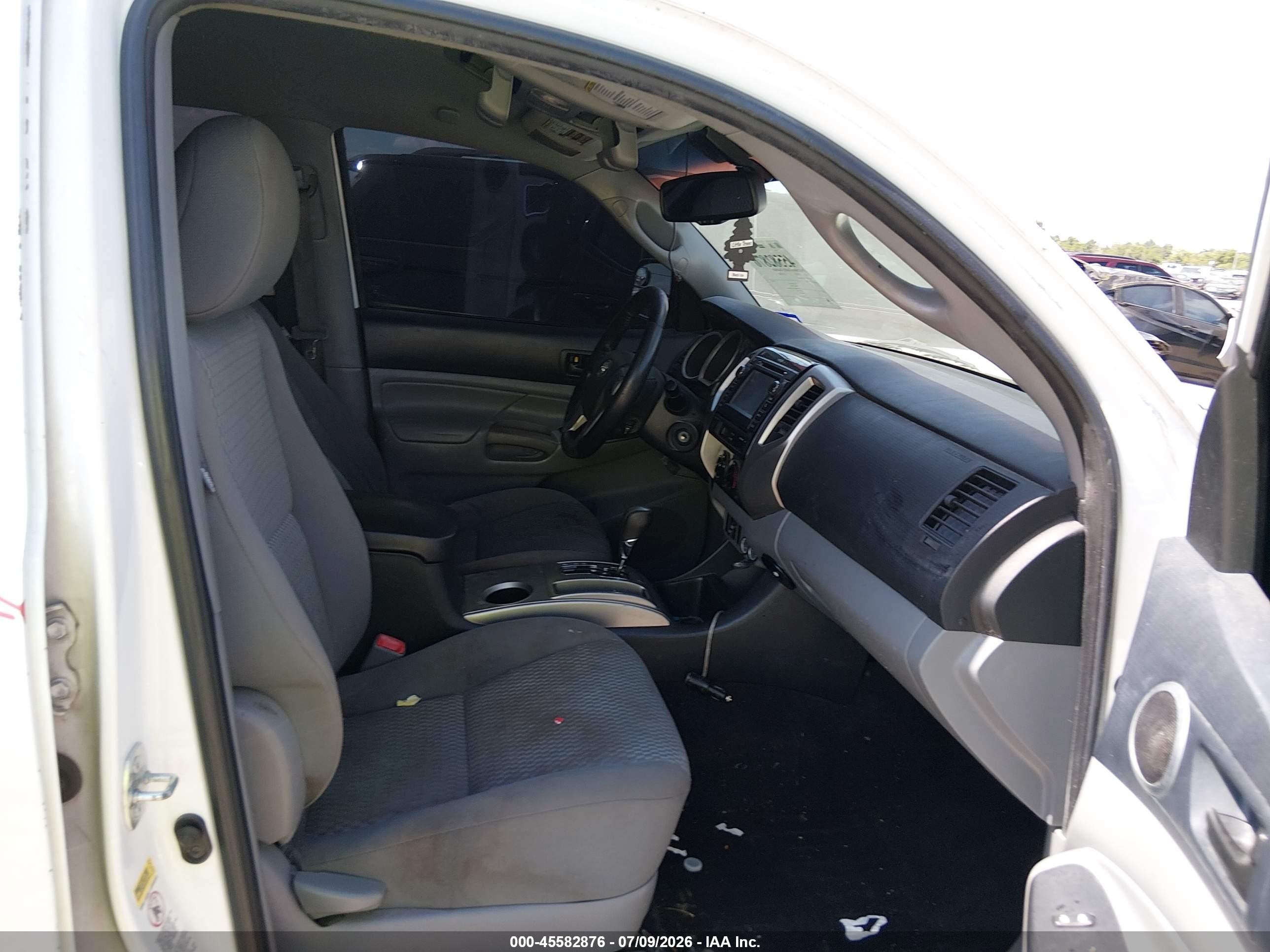 2013 Toyota Tacoma Prerunner V6 White vin: 5TFJU4GN5DX045403