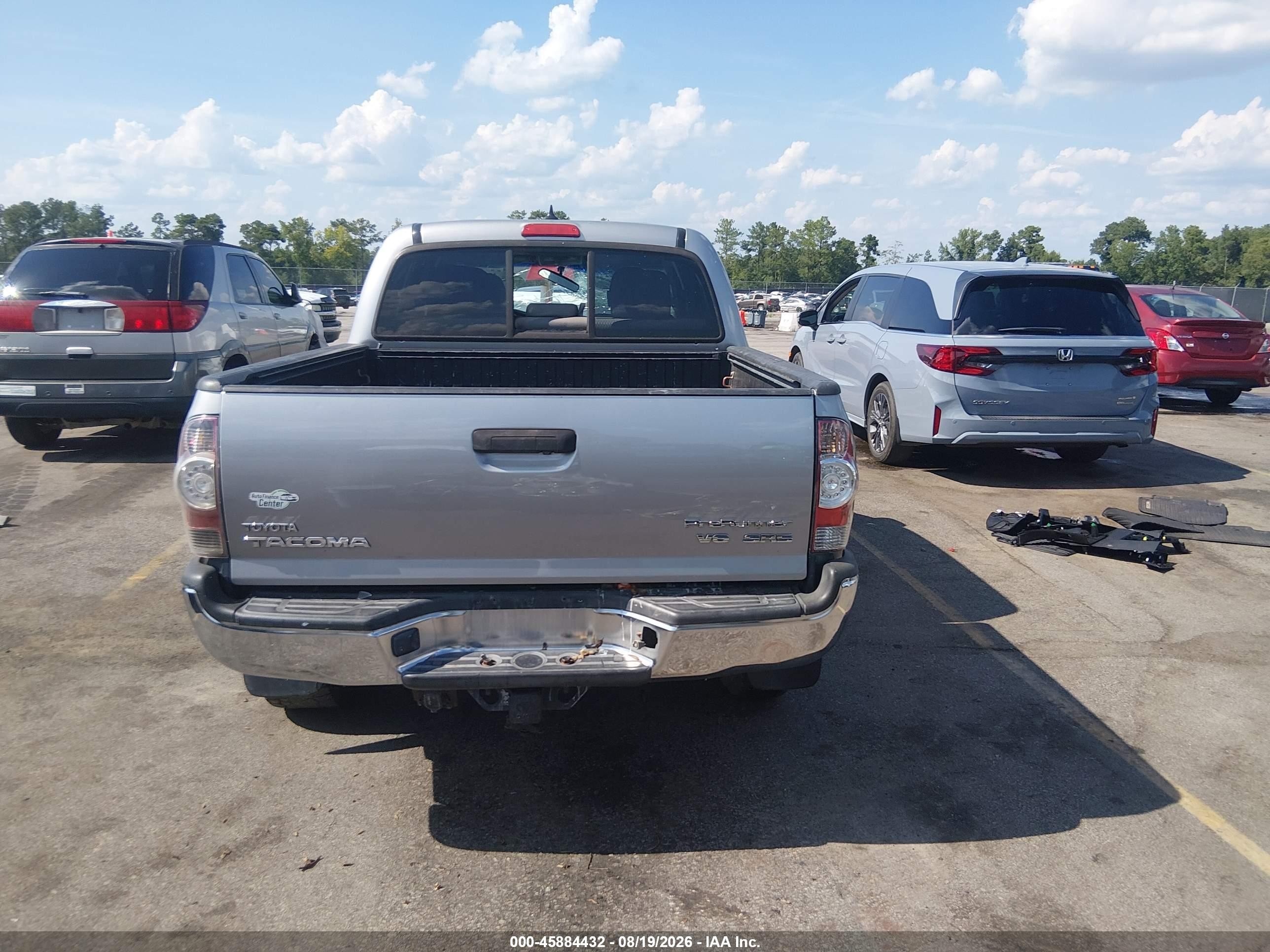 2015 Toyota Tacoma Prerunner V6 Silver vin: 5TFJU4GN5FX078484