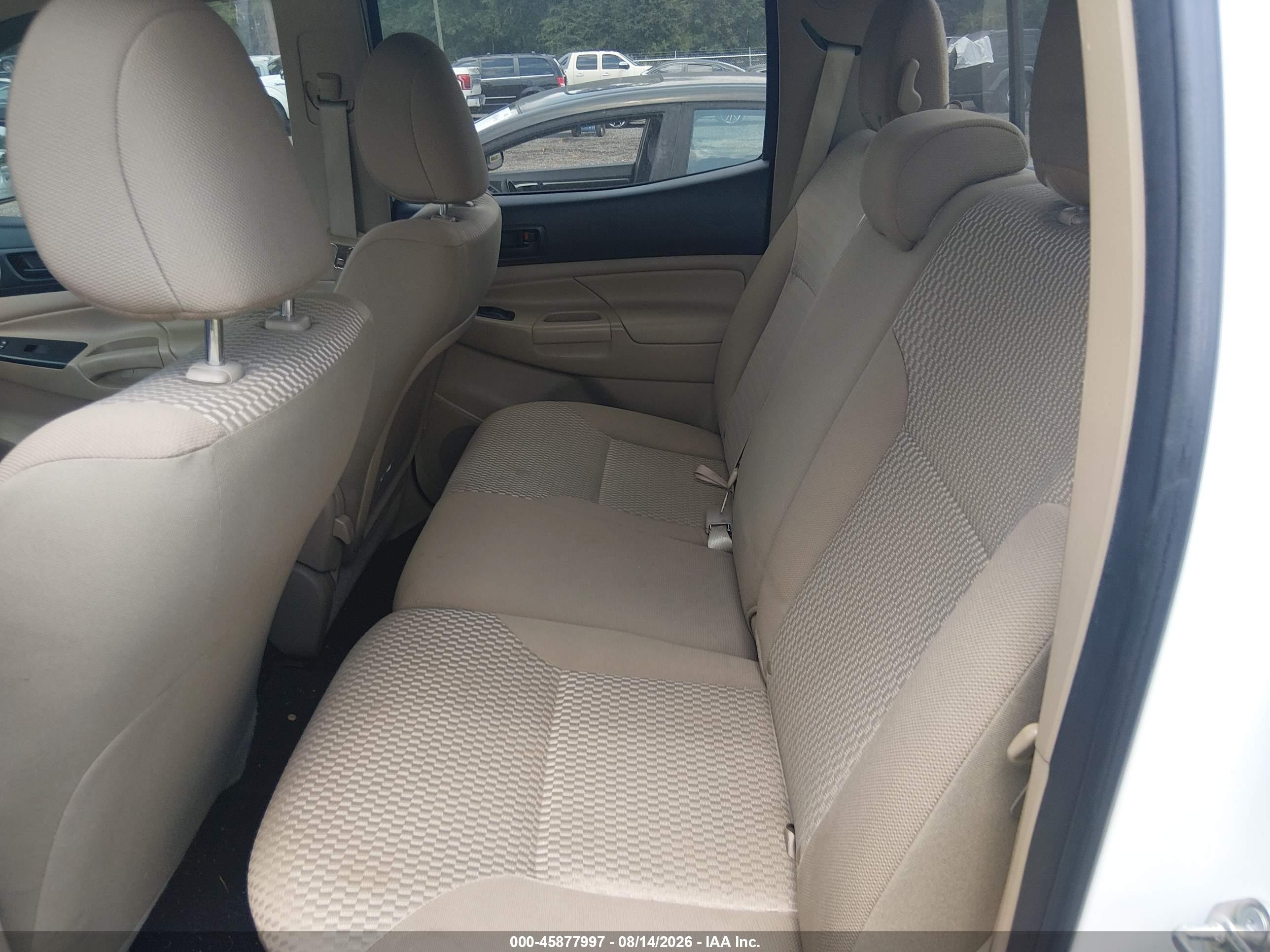 2015 Toyota Tacoma Prerunner V6 Белый vin: 5TFJU4GN5FX082664