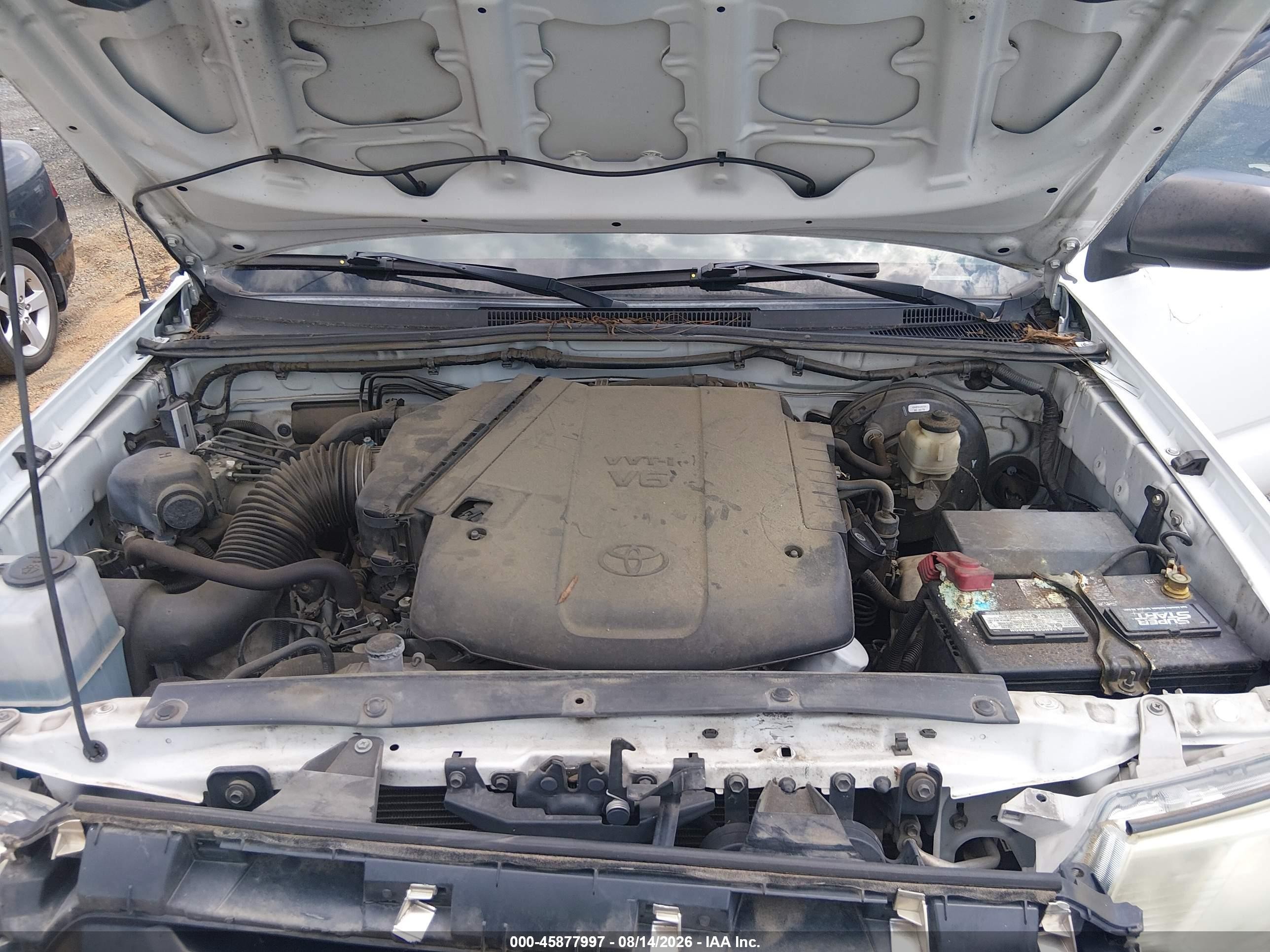 2015 Toyota Tacoma Prerunner V6 Белый vin: 5TFJU4GN5FX082664
