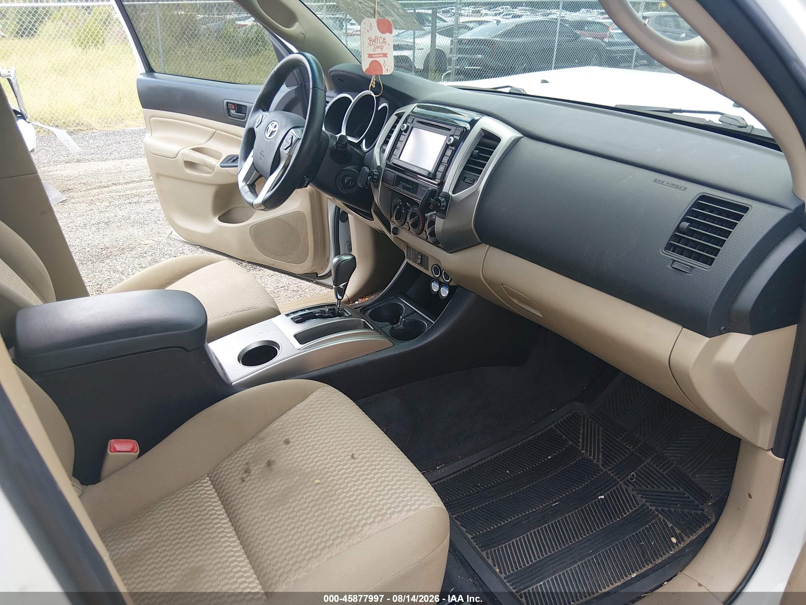 2015 Toyota Tacoma Prerunner V6 Белый vin: 5TFJU4GN5FX082664