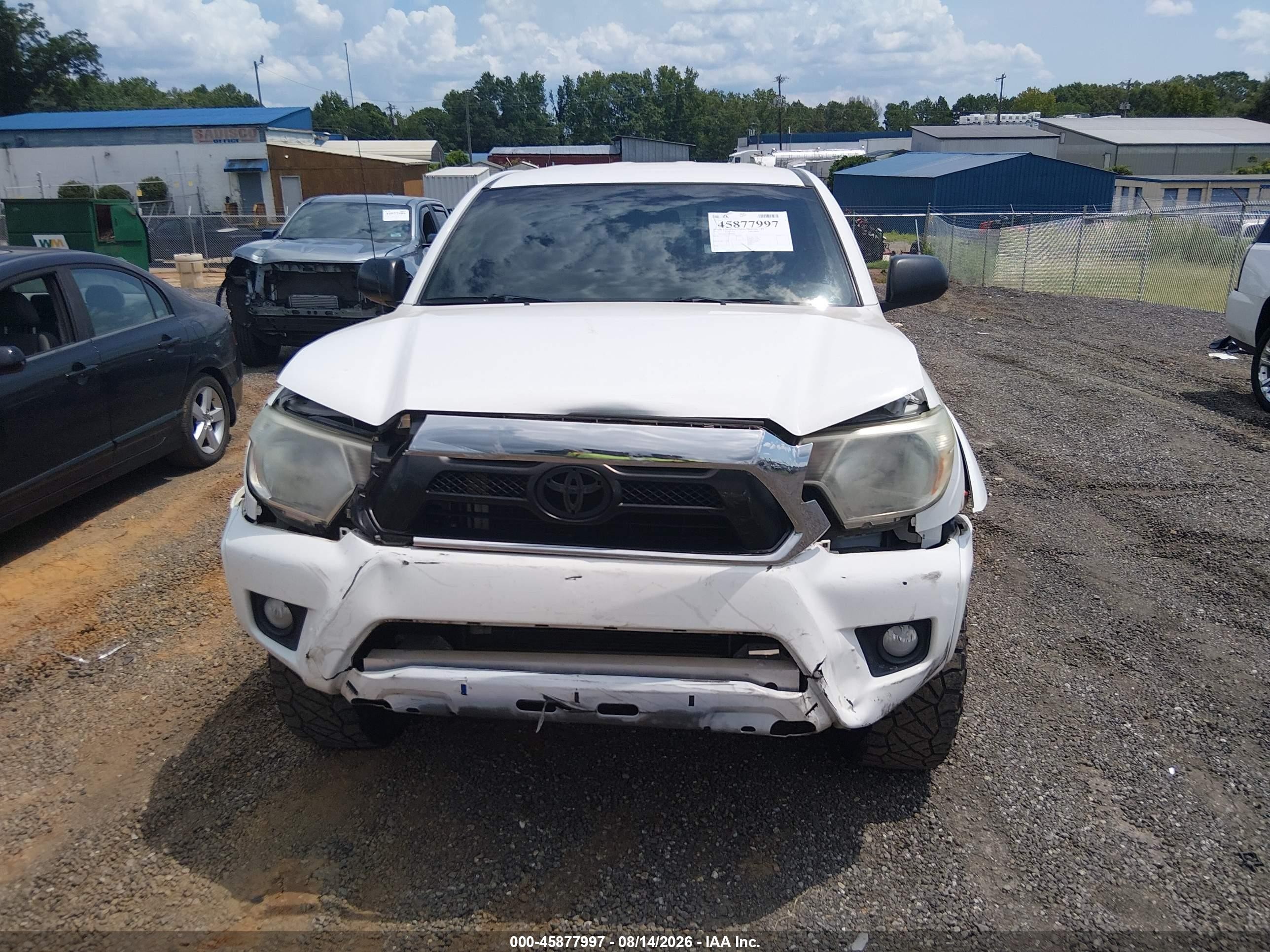2015 Toyota Tacoma Prerunner V6 Белый vin: 5TFJU4GN5FX082664