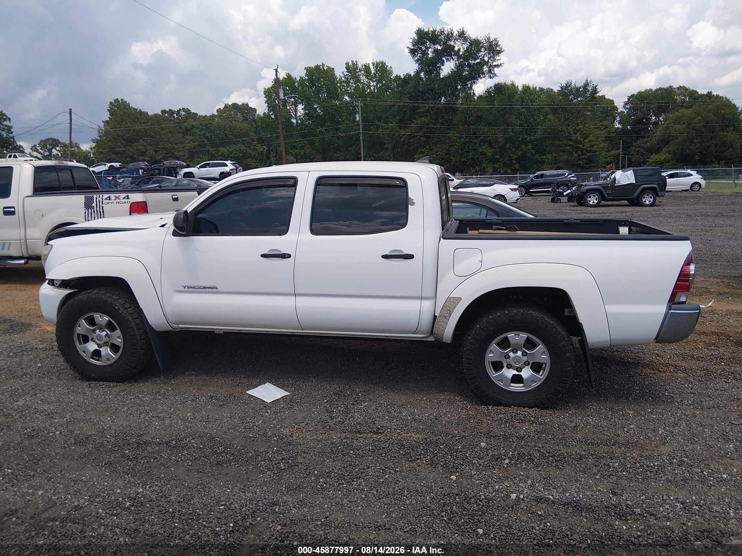 2015 Toyota Tacoma Prerunner V6 Белый vin: 5TFJU4GN5FX082664
