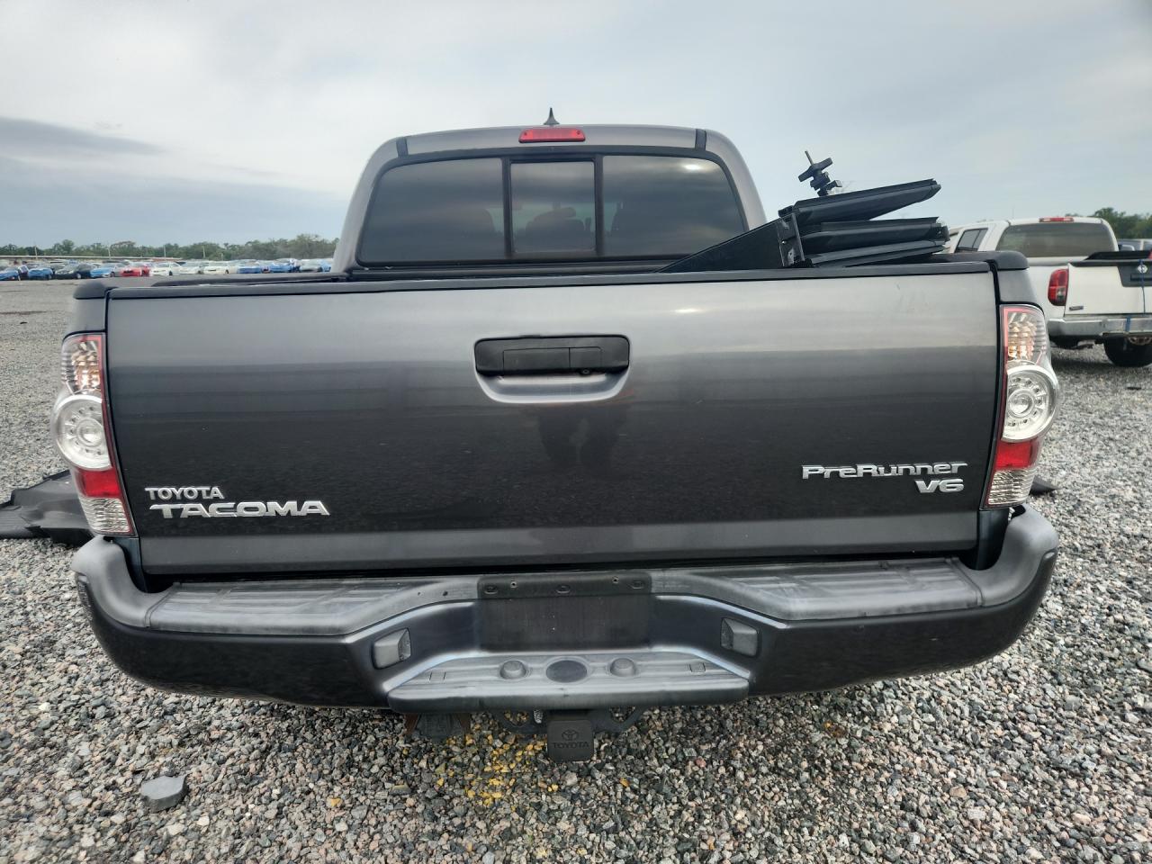 2015 Toyota Tacoma Double Cab Prerunner Gray vin: 5TFJU4GN5FX090215