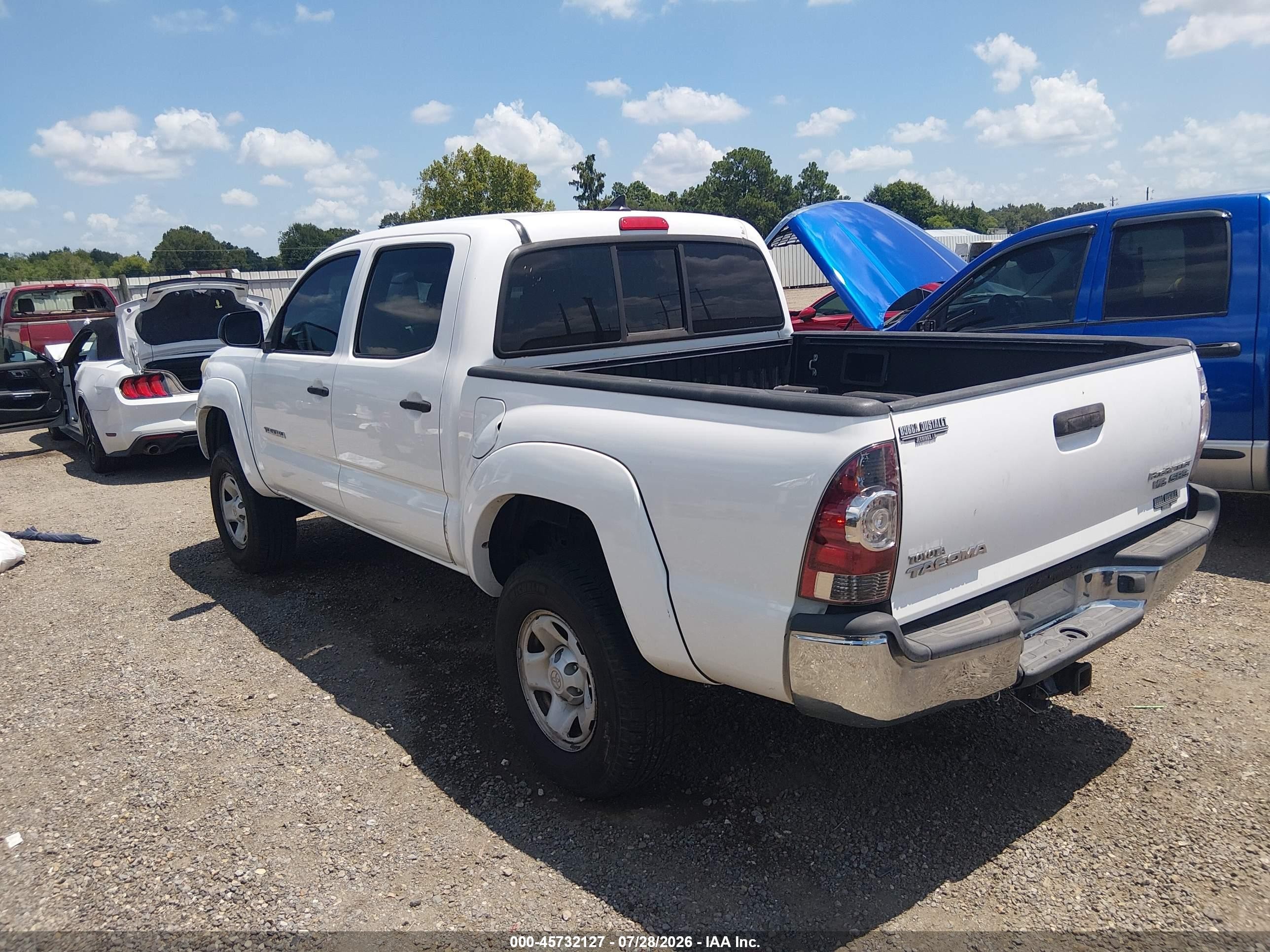 2012 Toyota Tacoma Prerunner V6 White vin: 5TFJU4GN6CX023294