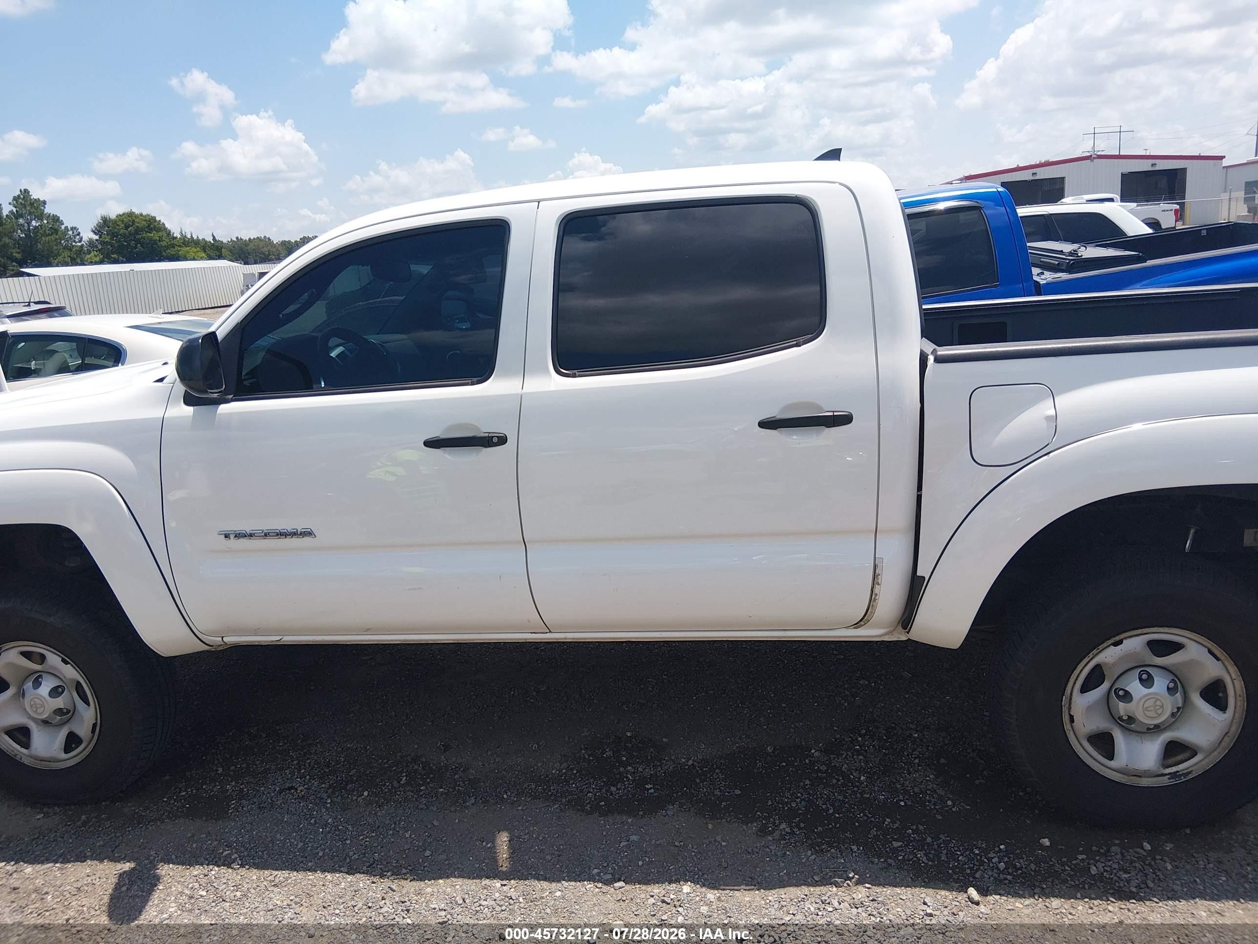 2012 Toyota Tacoma Prerunner V6 White vin: 5TFJU4GN6CX023294