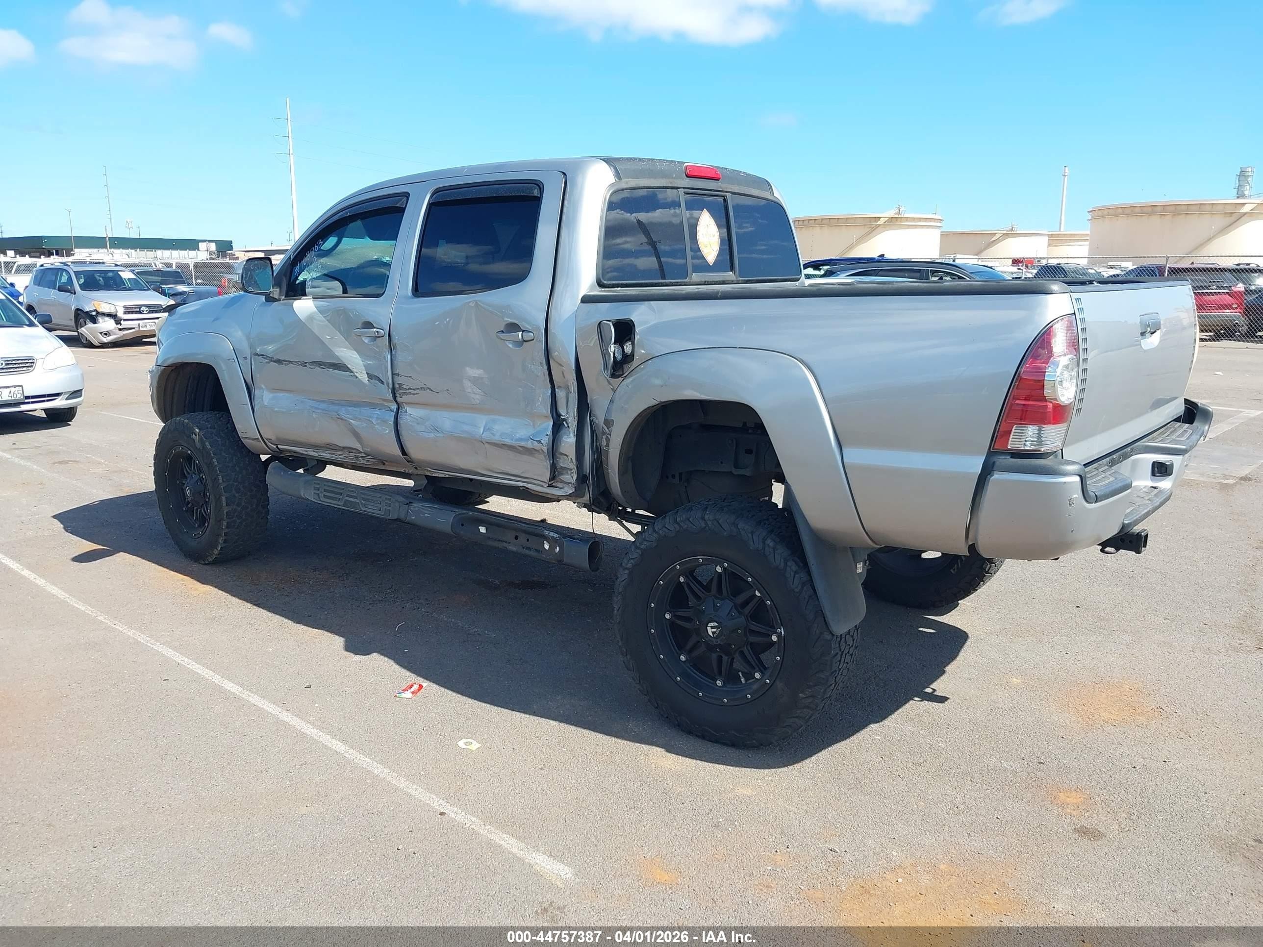 2014 Toyota Tacoma Prerunner V6 Silver vin: 5TFJU4GN6EX055777