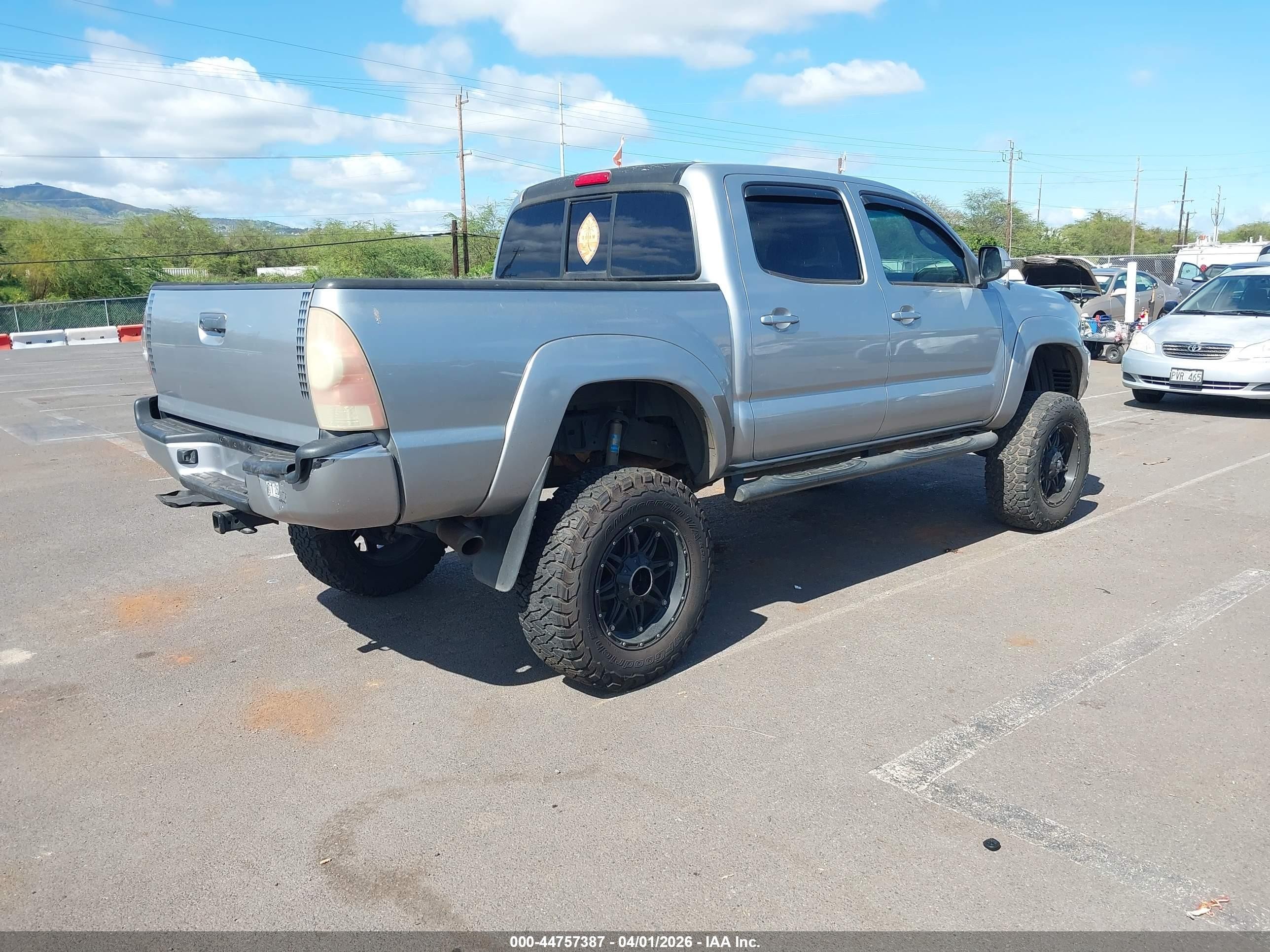 2014 Toyota Tacoma Prerunner V6 Silver vin: 5TFJU4GN6EX055777