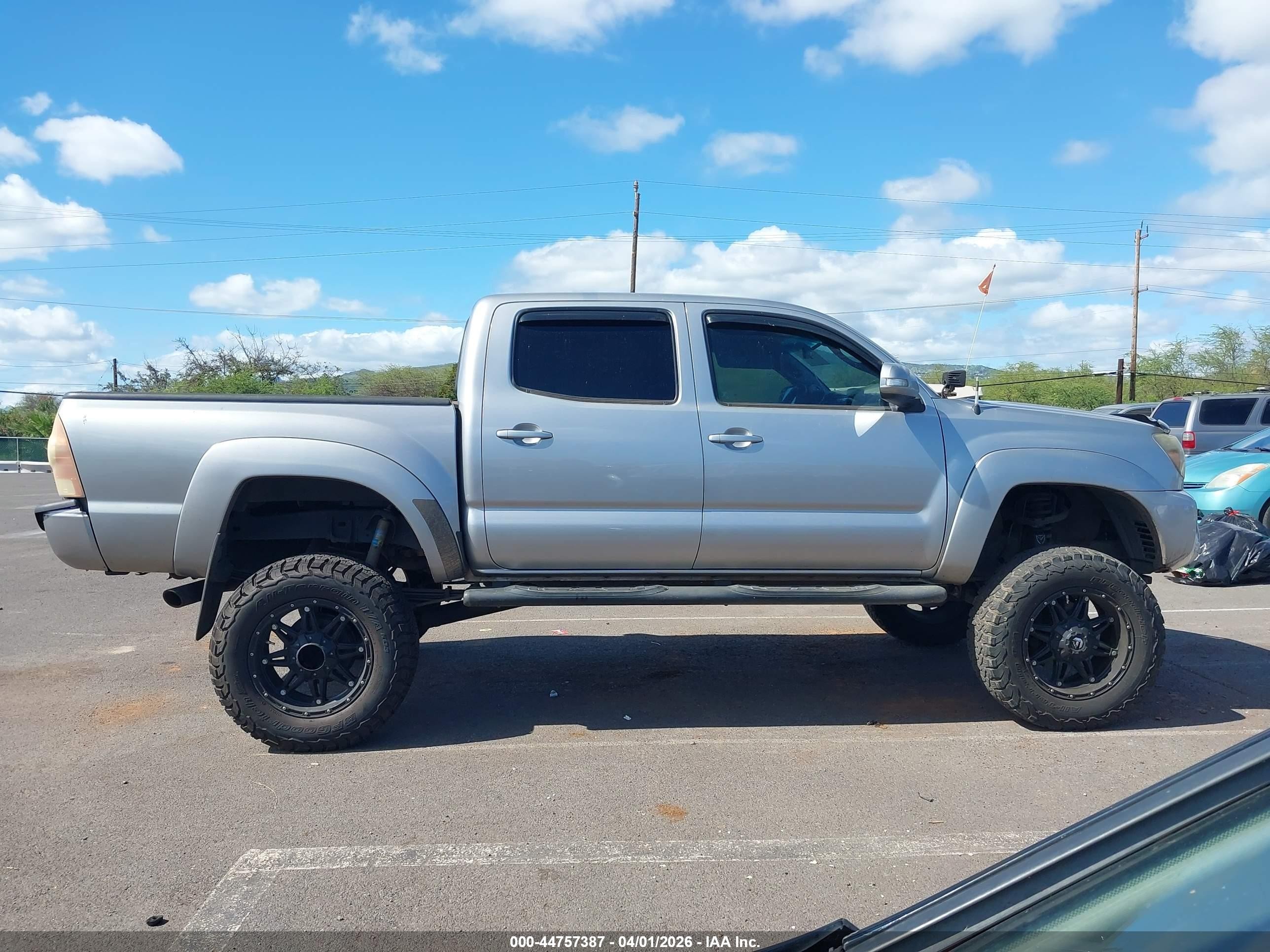 2014 Toyota Tacoma Prerunner V6 Silver vin: 5TFJU4GN6EX055777