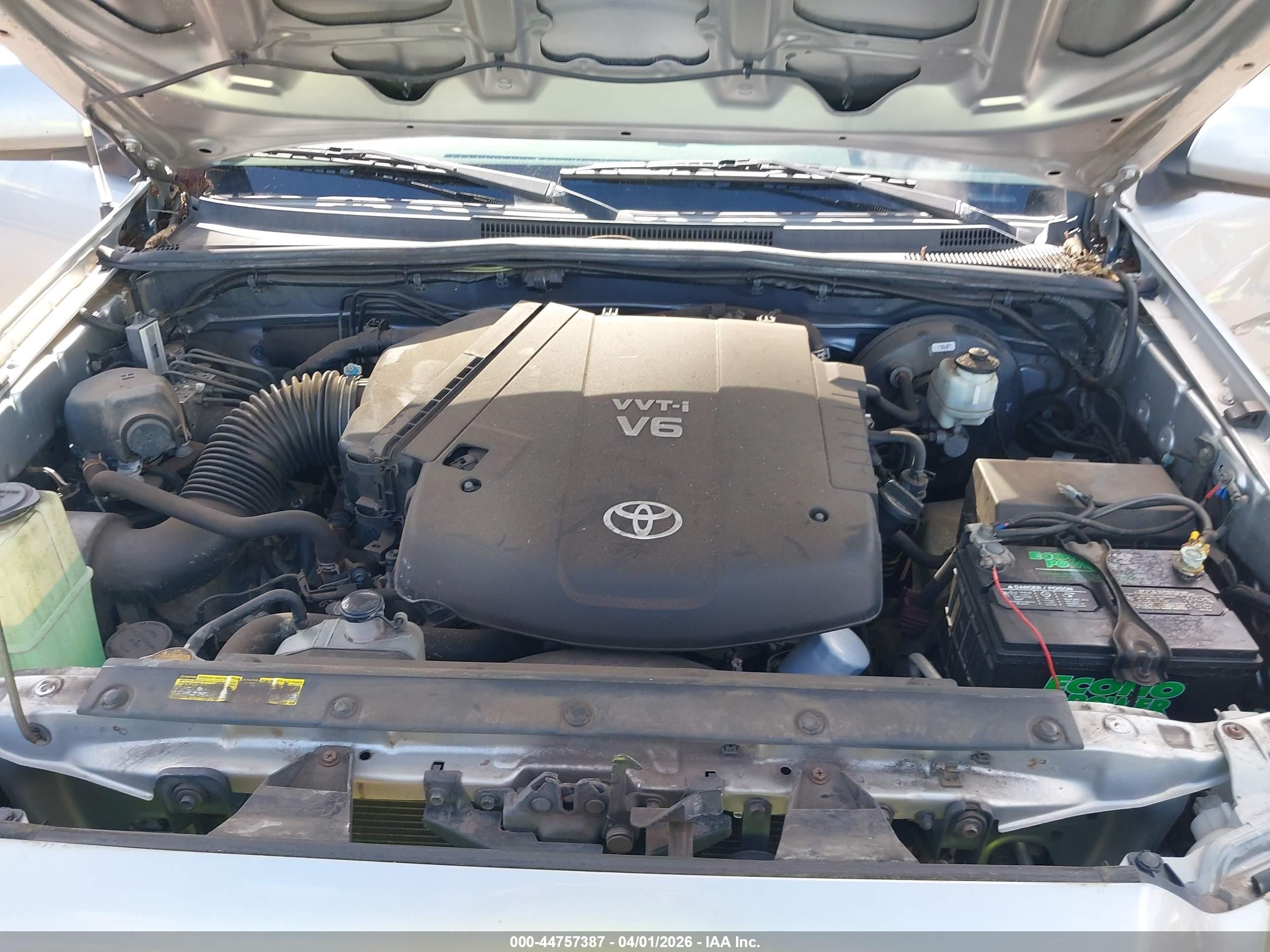 2014 Toyota Tacoma Prerunner V6 Silver vin: 5TFJU4GN6EX055777