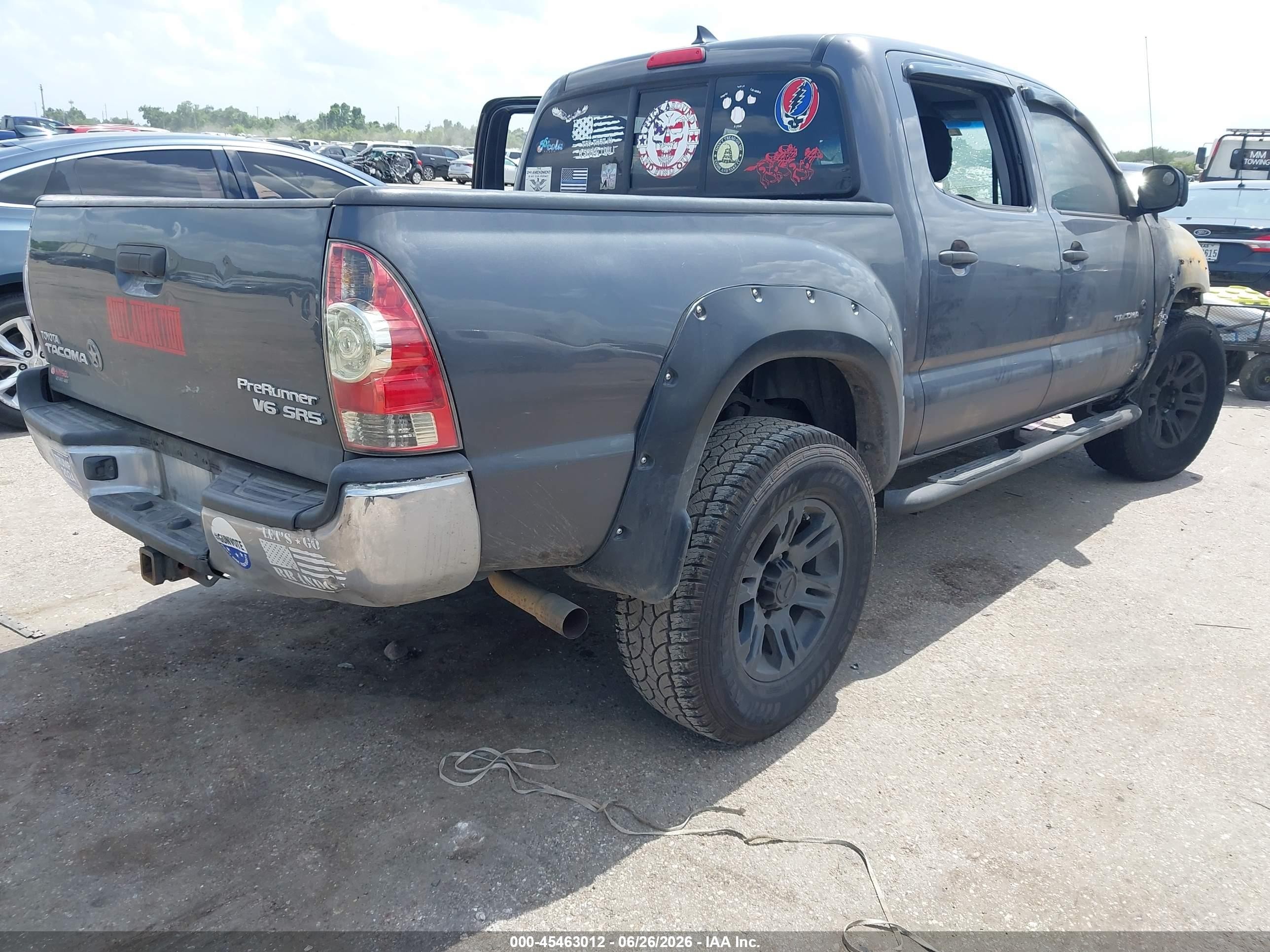 2015 Toyota Tacoma Prerunner V6 Gray vin: 5TFJU4GN6FX079661