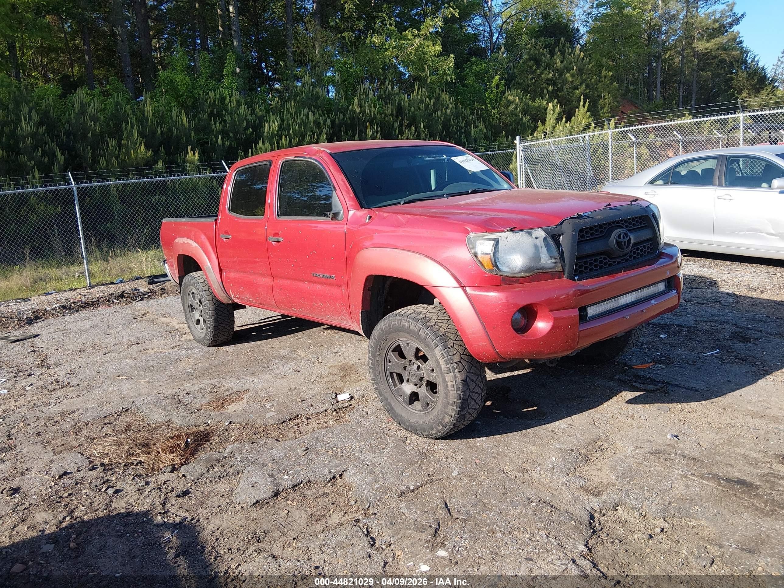 2011 Toyota Tacoma Prerunner V6 Red vin: 5TFJU4GN7BX005658