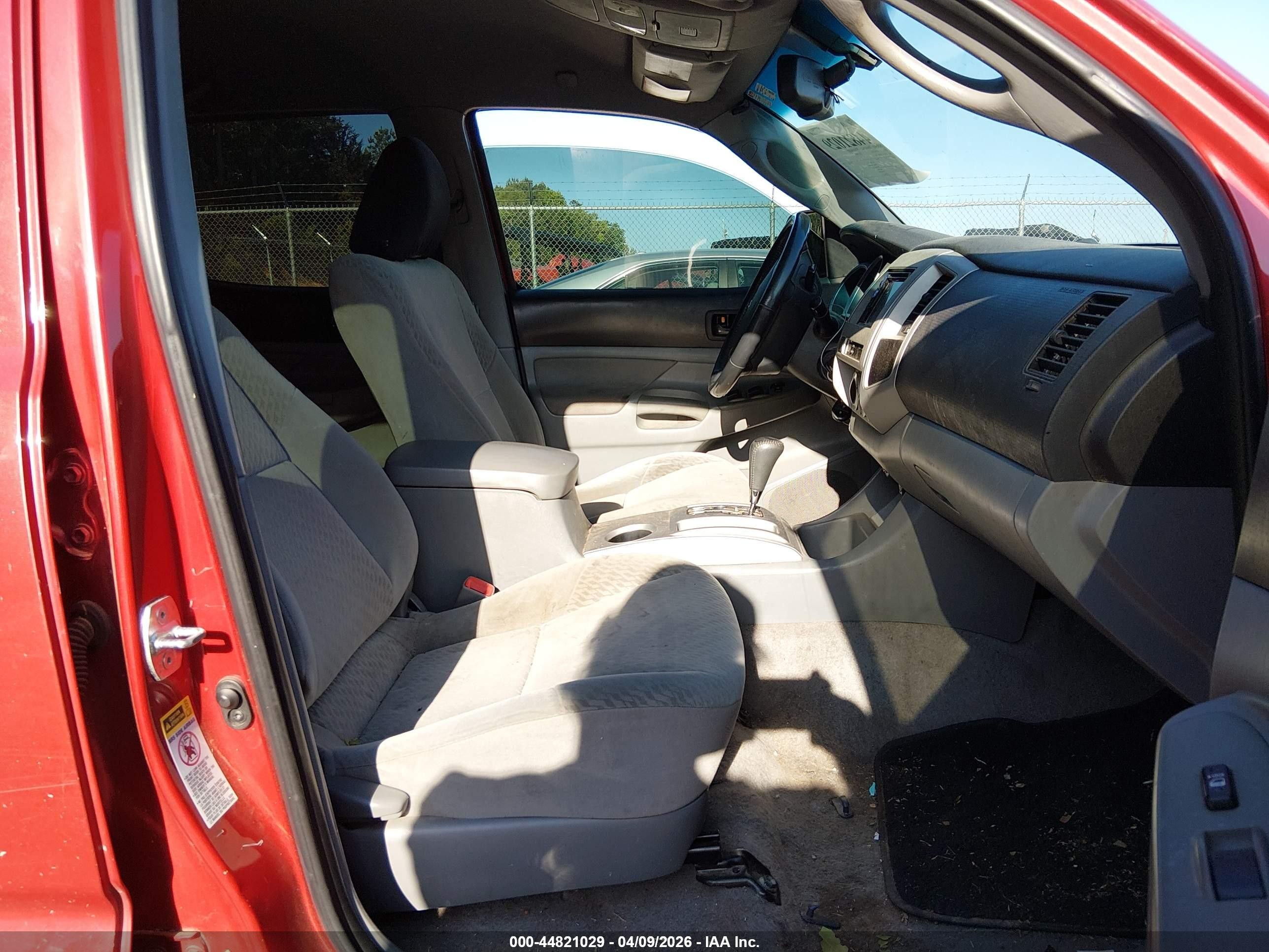 2011 Toyota Tacoma Prerunner V6 Red vin: 5TFJU4GN7BX005658