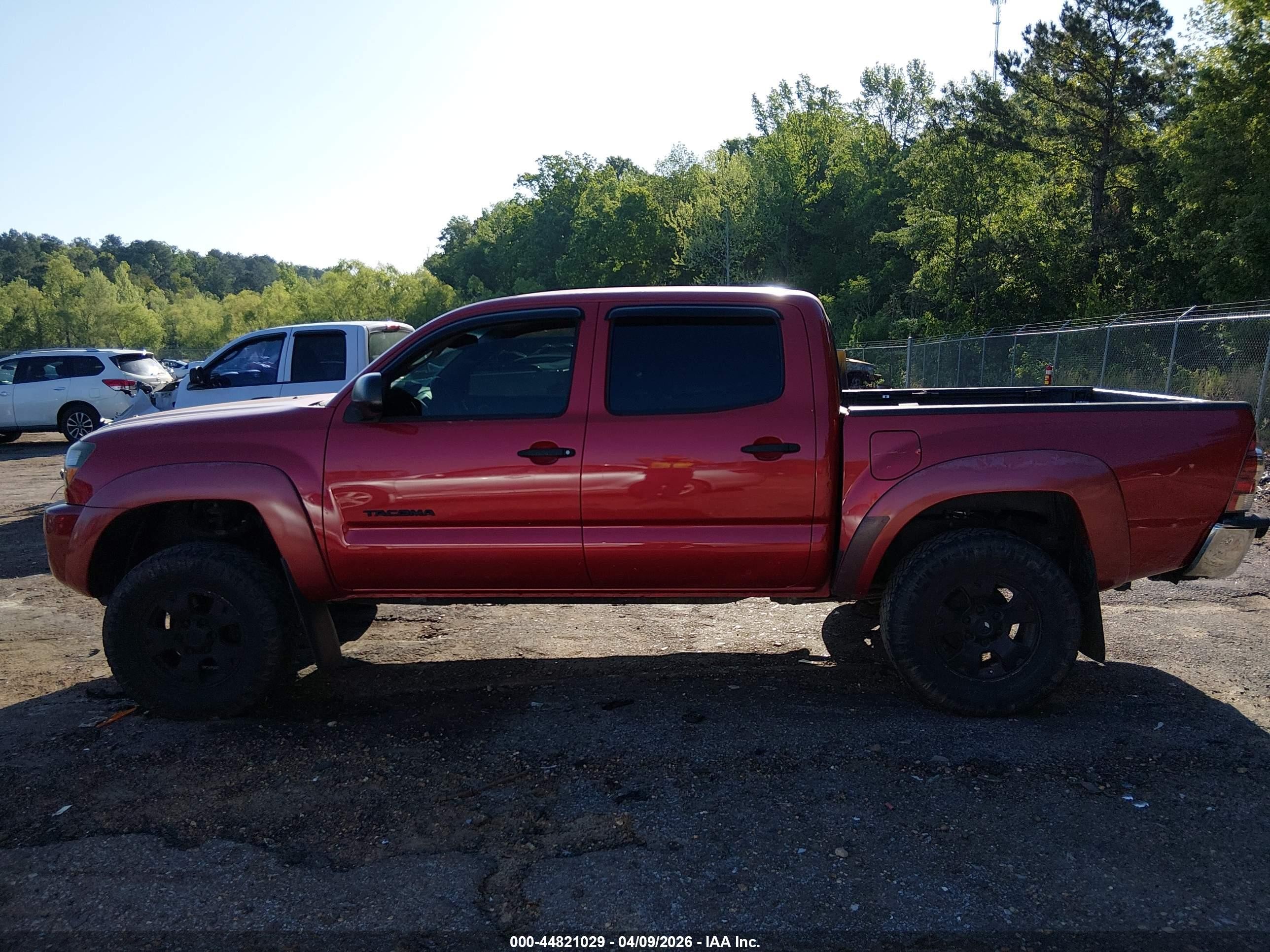 2011 Toyota Tacoma Prerunner V6 Red vin: 5TFJU4GN7BX005658