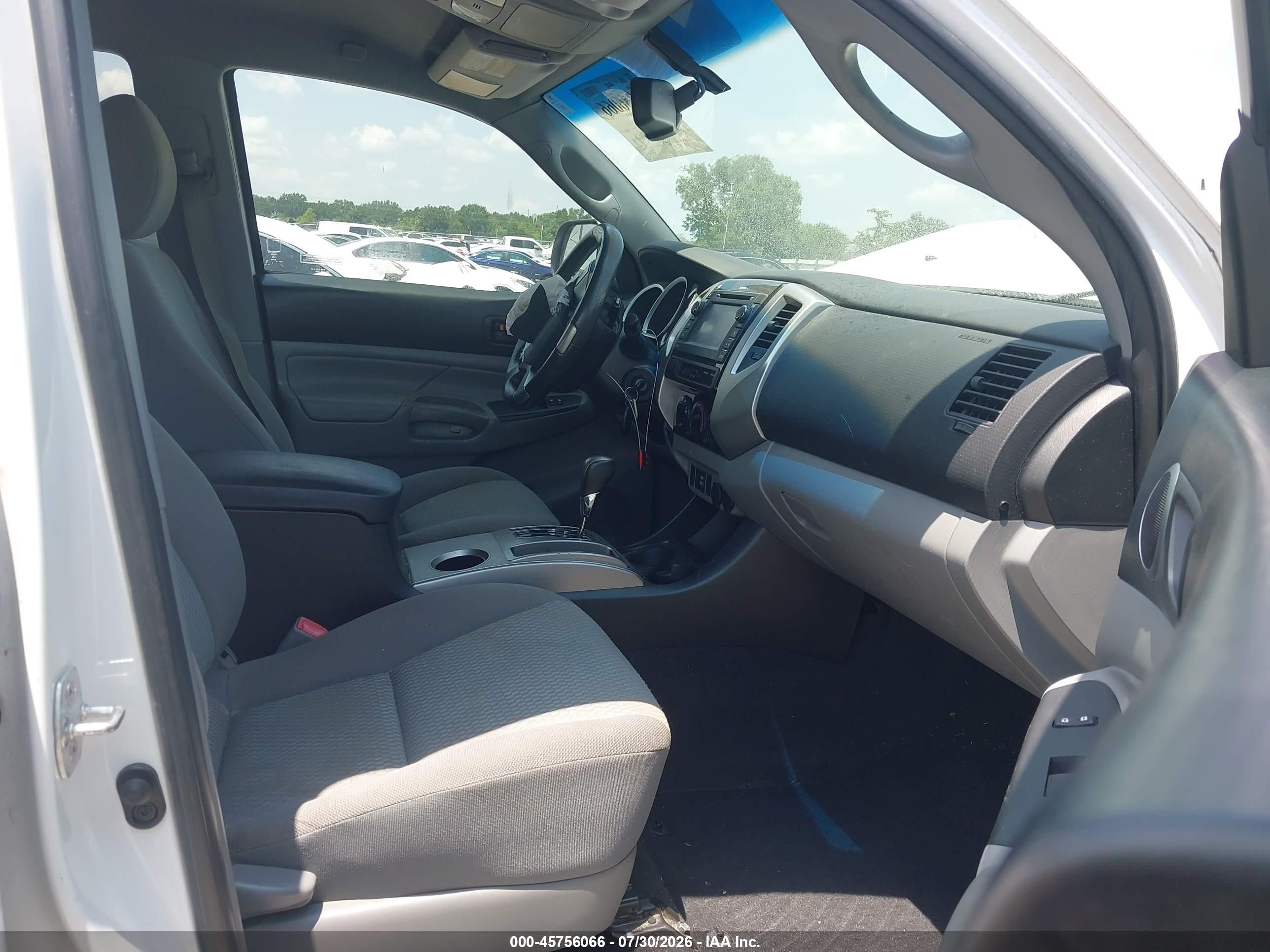 2013 Toyota Tacoma Prerunner V6 White vin: 5TFJU4GN7DX031650