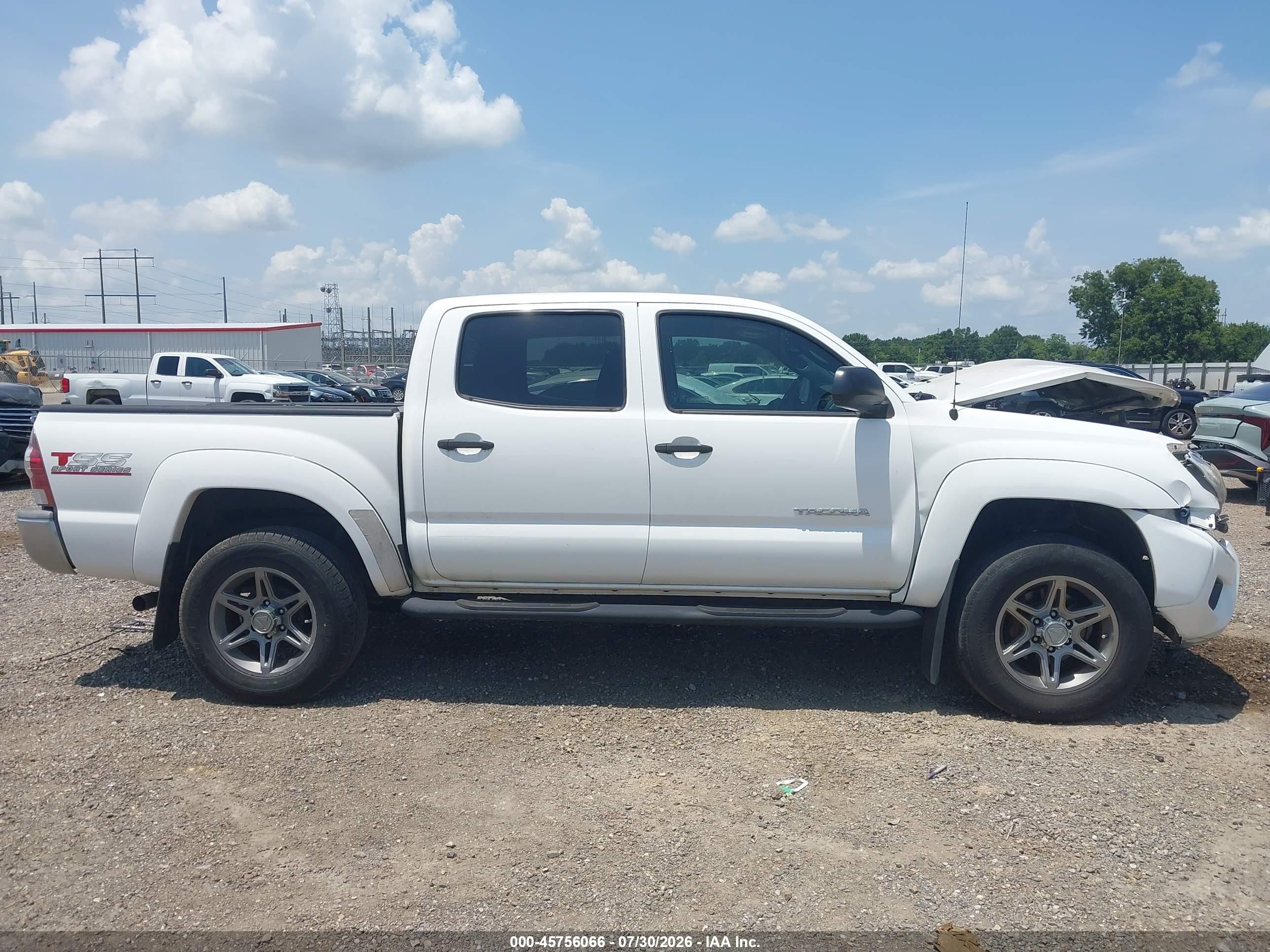 2013 Toyota Tacoma Prerunner V6 White vin: 5TFJU4GN7DX031650